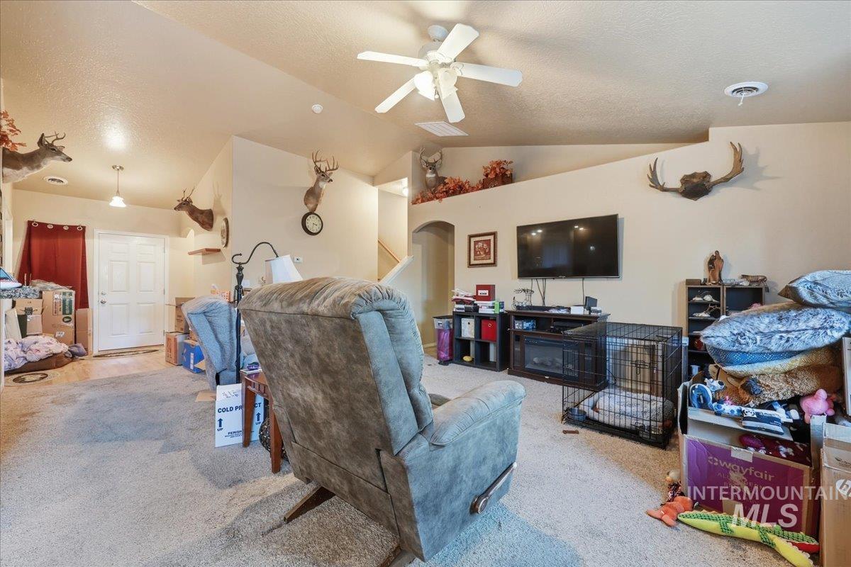 1884 N Black Fire Ave, Star, Idaho 83669, 4 Bedrooms, 2 Bathrooms, Residential For Sale, Price $459,900,MLS 98971357