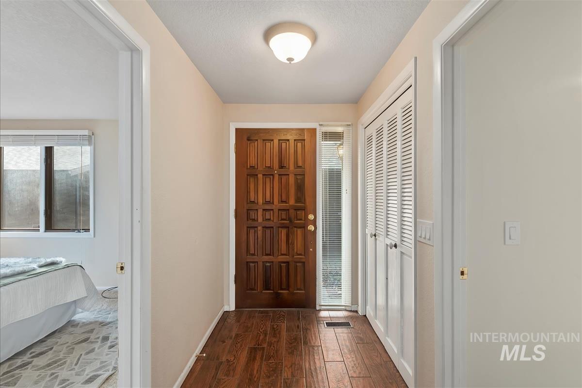 3324 W Catalina Lane, Boise, Idaho 83705, 3 Bedrooms, 3 Bathrooms, Residential For Sale, Price $525,000,MLS 98971363