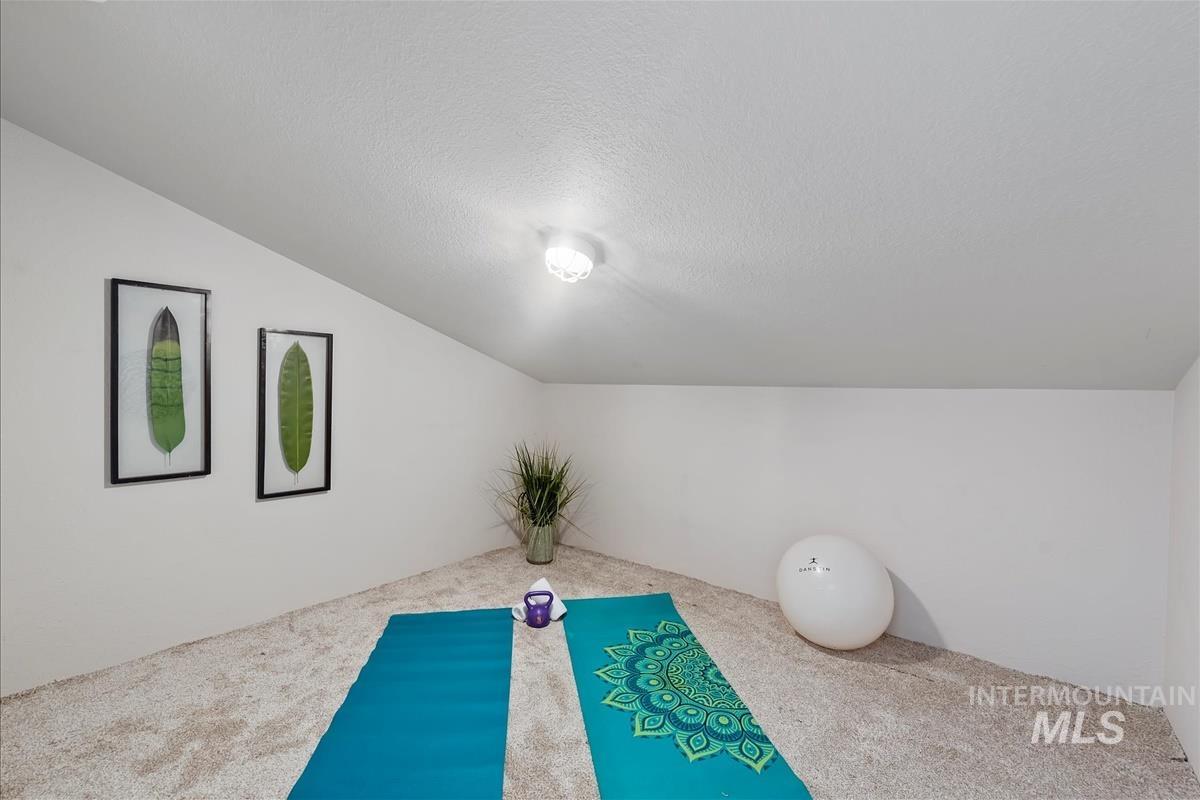 3324 W Catalina Lane, Boise, Idaho 83705, 3 Bedrooms, 3 Bathrooms, Residential For Sale, Price $525,000,MLS 98971363