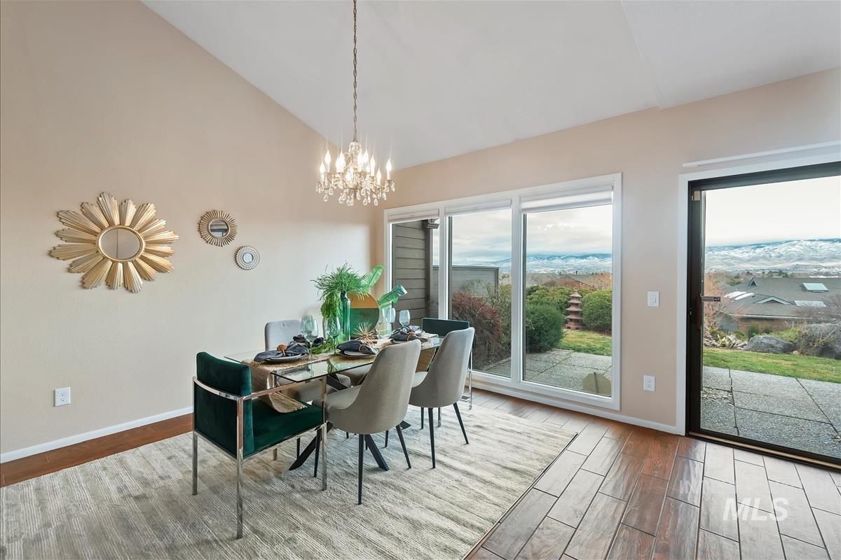 3324 W Catalina Lane, Boise, Idaho 83705, 3 Bedrooms, 3 Bathrooms, Residential For Sale, Price $525,000,MLS 98971363