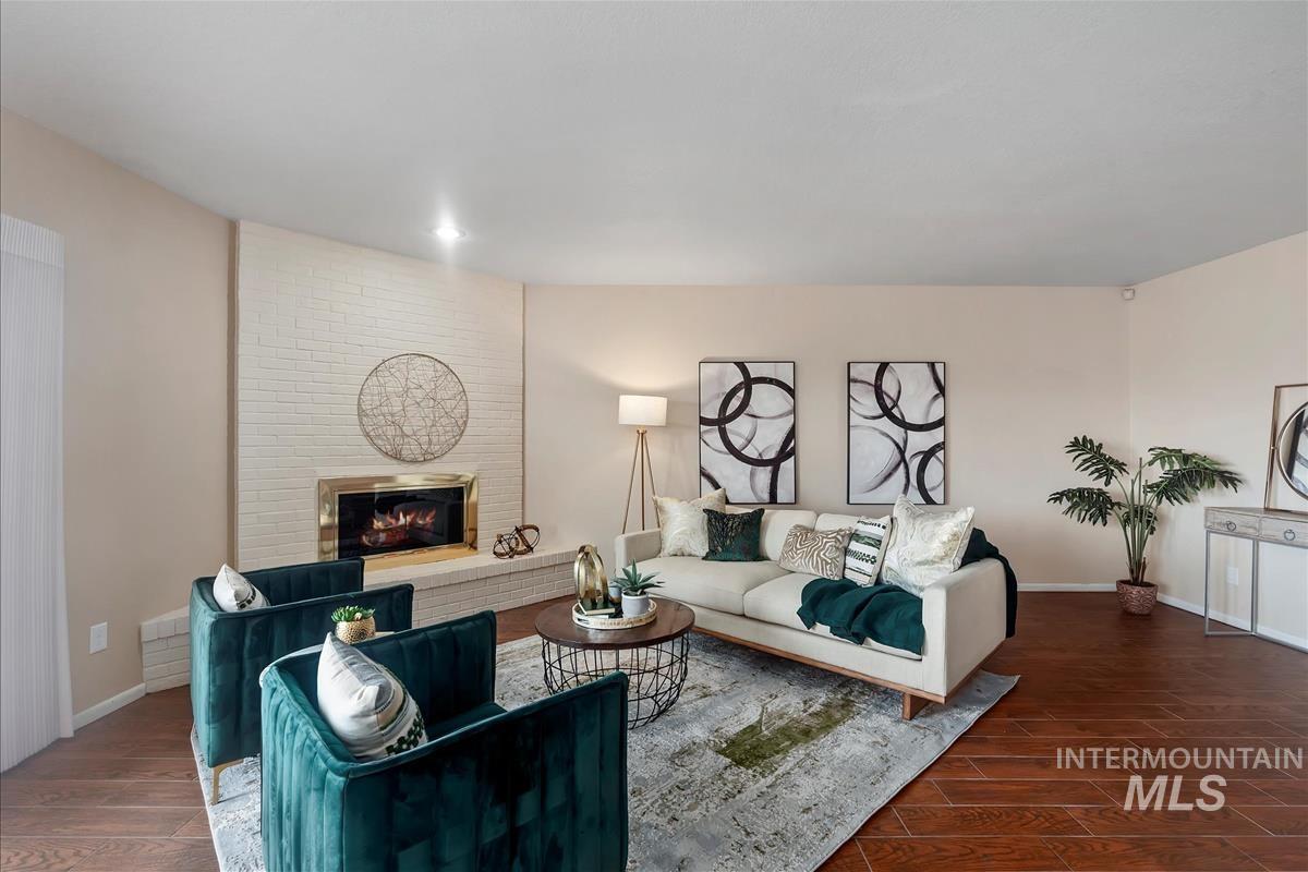 3324 W Catalina Lane, Boise, Idaho 83705, 3 Bedrooms, 3 Bathrooms, Residential For Sale, Price $525,000,MLS 98971363