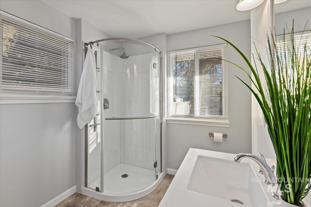 2026 E 11th, Twin Falls, Idaho 83301-6710, 4 Bedrooms, 2 Bathrooms, Residential For Sale, Price $359,900,MLS 98971364