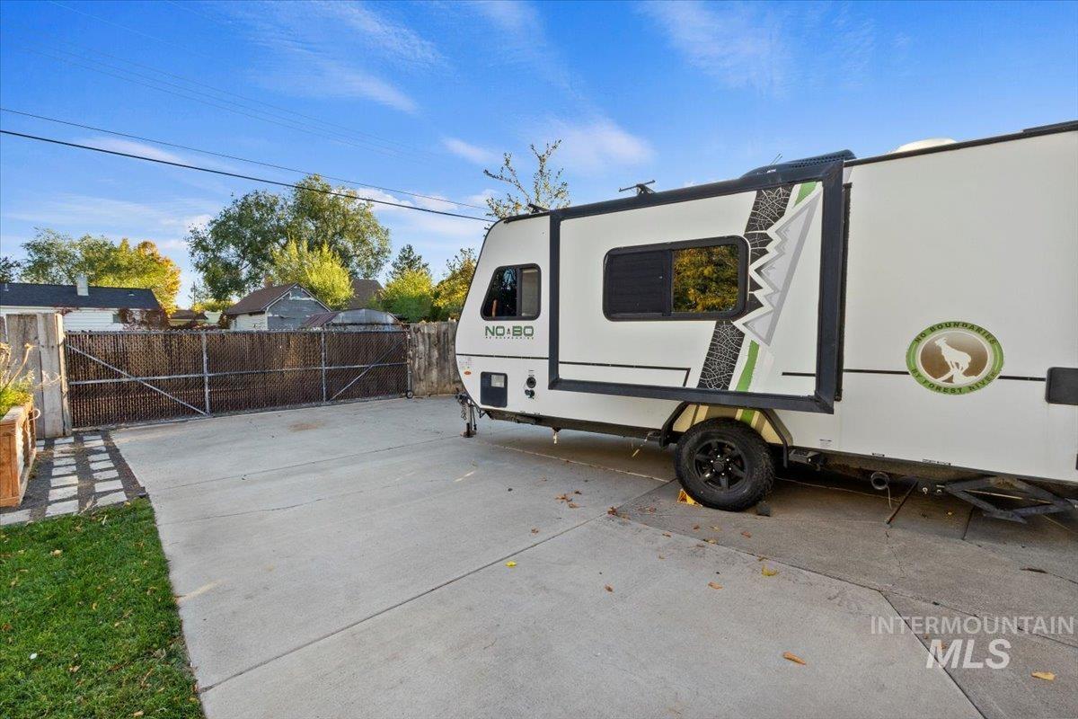 2026 E 11th, Twin Falls, Idaho 83301-6710, 4 Bedrooms, 2 Bathrooms, Residential For Sale, Price $354,900, 98971364