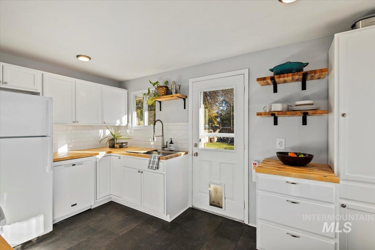 2026 E 11th, Twin Falls, Idaho 83301-6710, 4 Bedrooms, 2 Bathrooms, Residential For Sale, Price $359,900,MLS 98971364