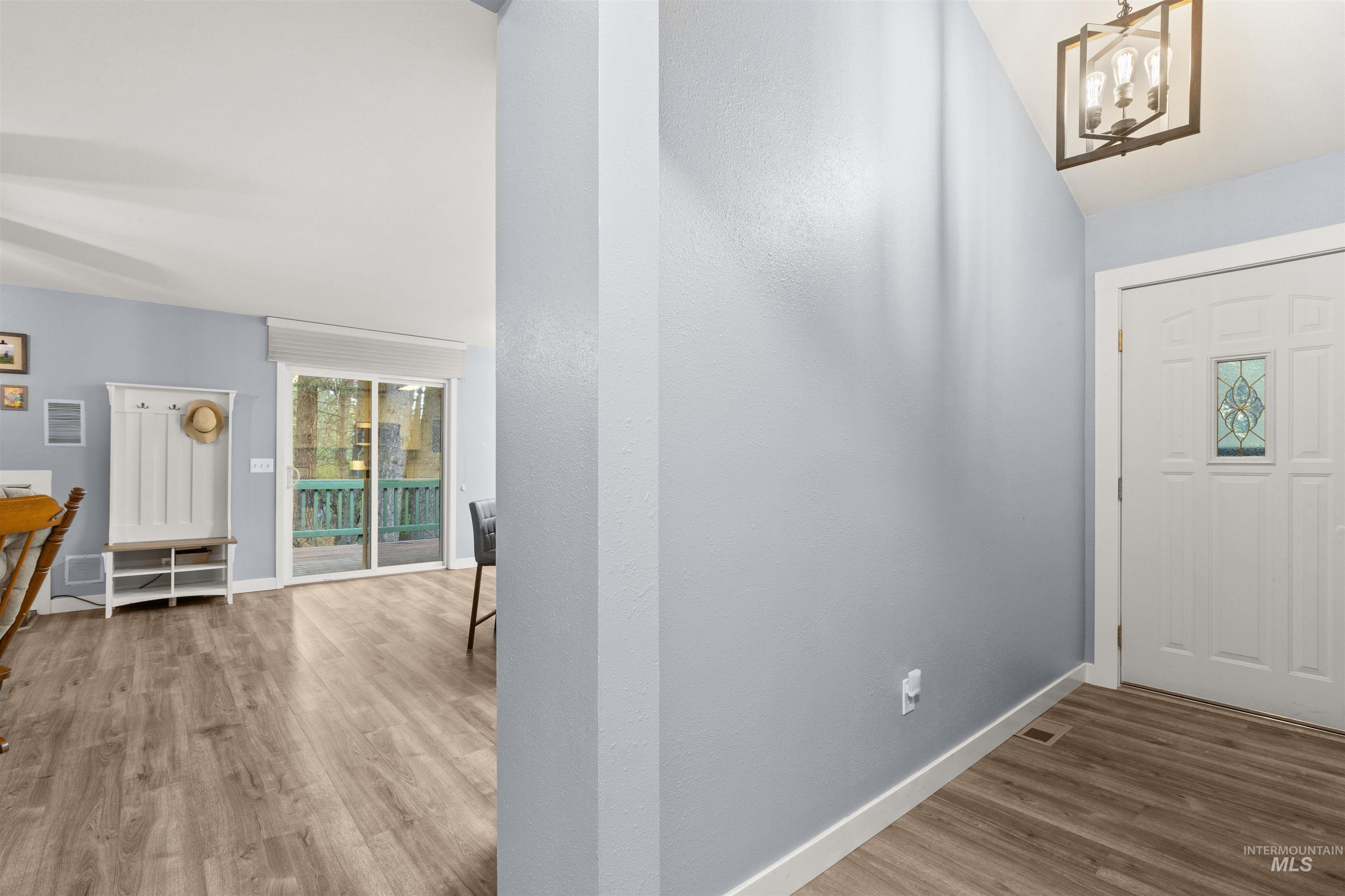 20235 Valley View Dr, Lewiston, Idaho 83501, 3 Bedrooms, 2 Bathrooms, Residential For Sale, Price $479,000, 98971365