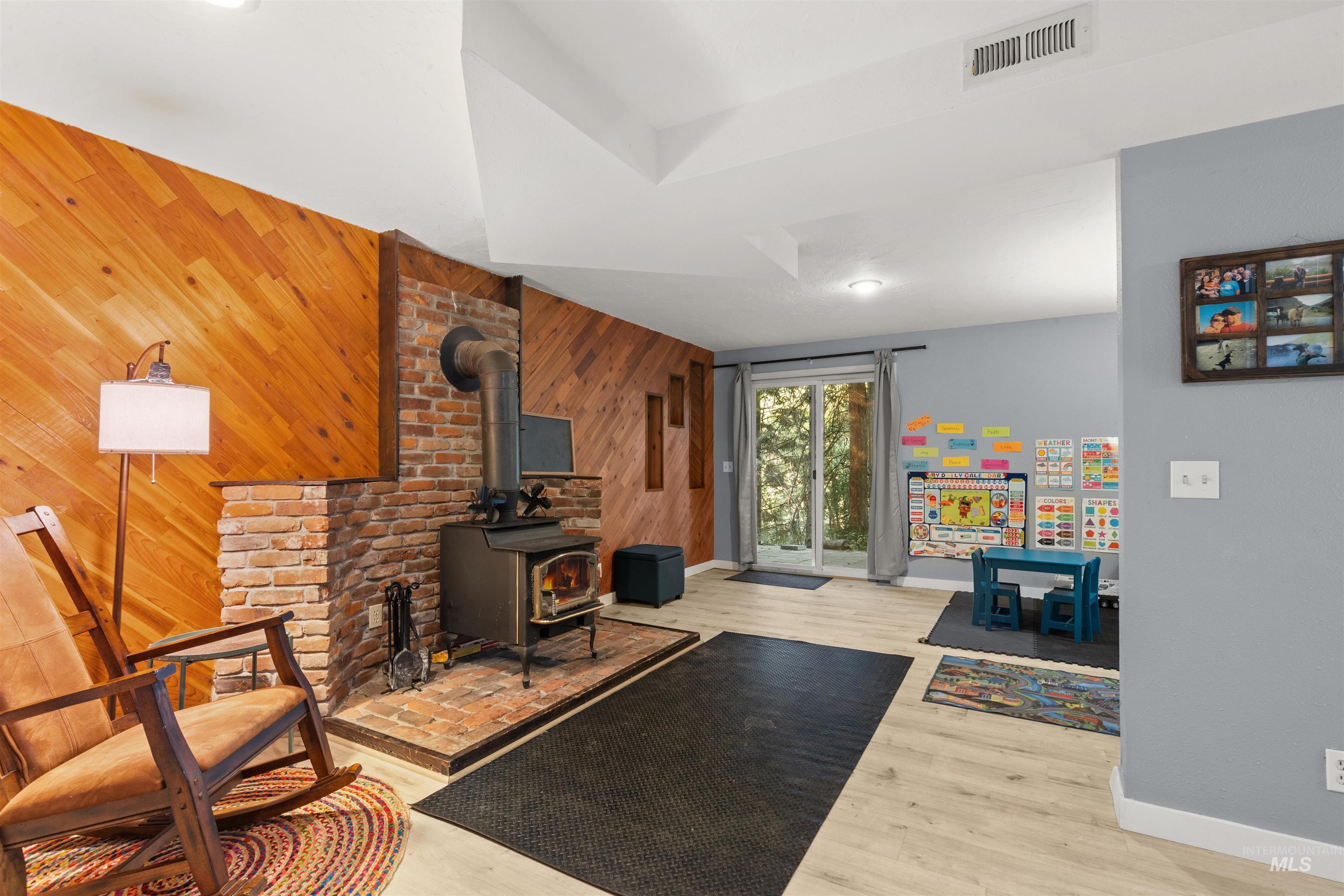 20235 Valley View Dr, Lewiston, Idaho 83501, 3 Bedrooms, 2 Bathrooms, Residential For Sale, Price $489,000,MLS 98971365