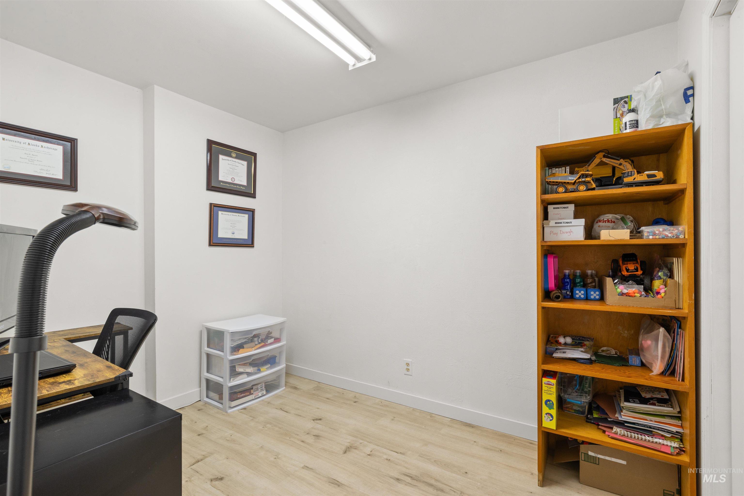 20235 Valley View Dr, Lewiston, Idaho 83501, 3 Bedrooms, 2 Bathrooms, Residential For Sale, Price $489,000,MLS 98971365