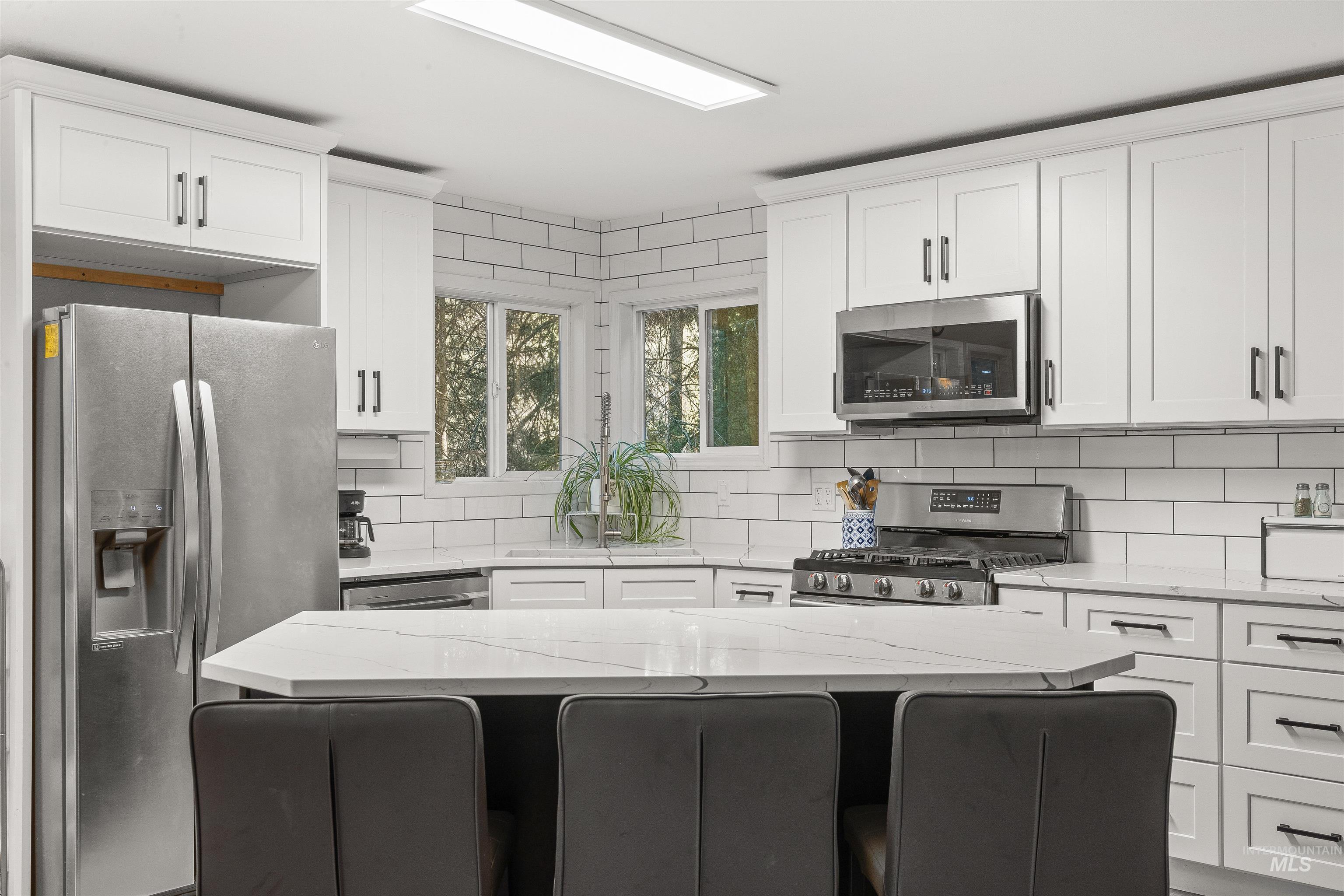 20235 Valley View Dr, Lewiston, Idaho 83501, 3 Bedrooms, 2 Bathrooms, Residential For Sale, Price $489,000,MLS 98971365