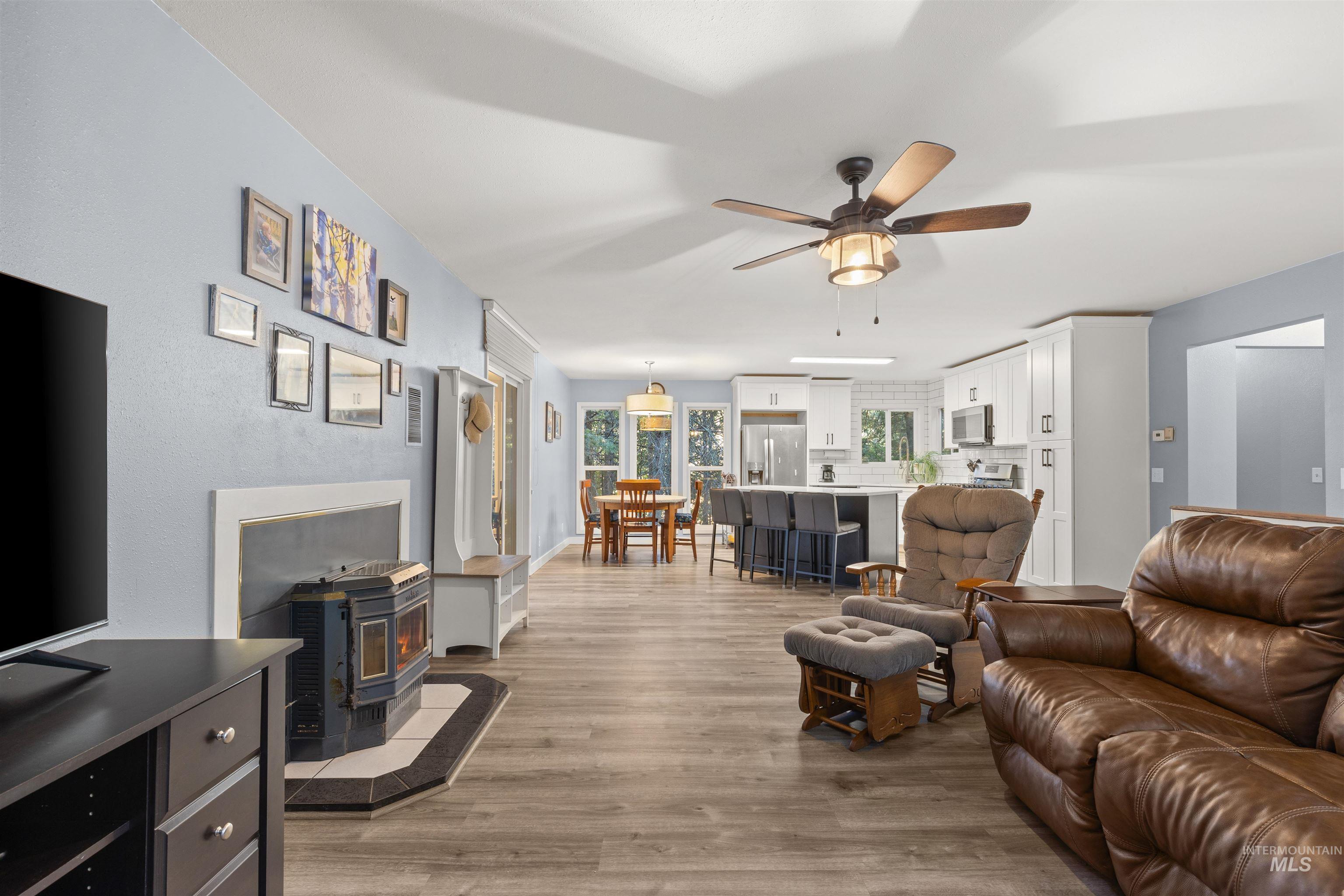 20235 Valley View Dr, Lewiston, Idaho 83501, 3 Bedrooms, 2 Bathrooms, Residential For Sale, Price $489,000,MLS 98971365