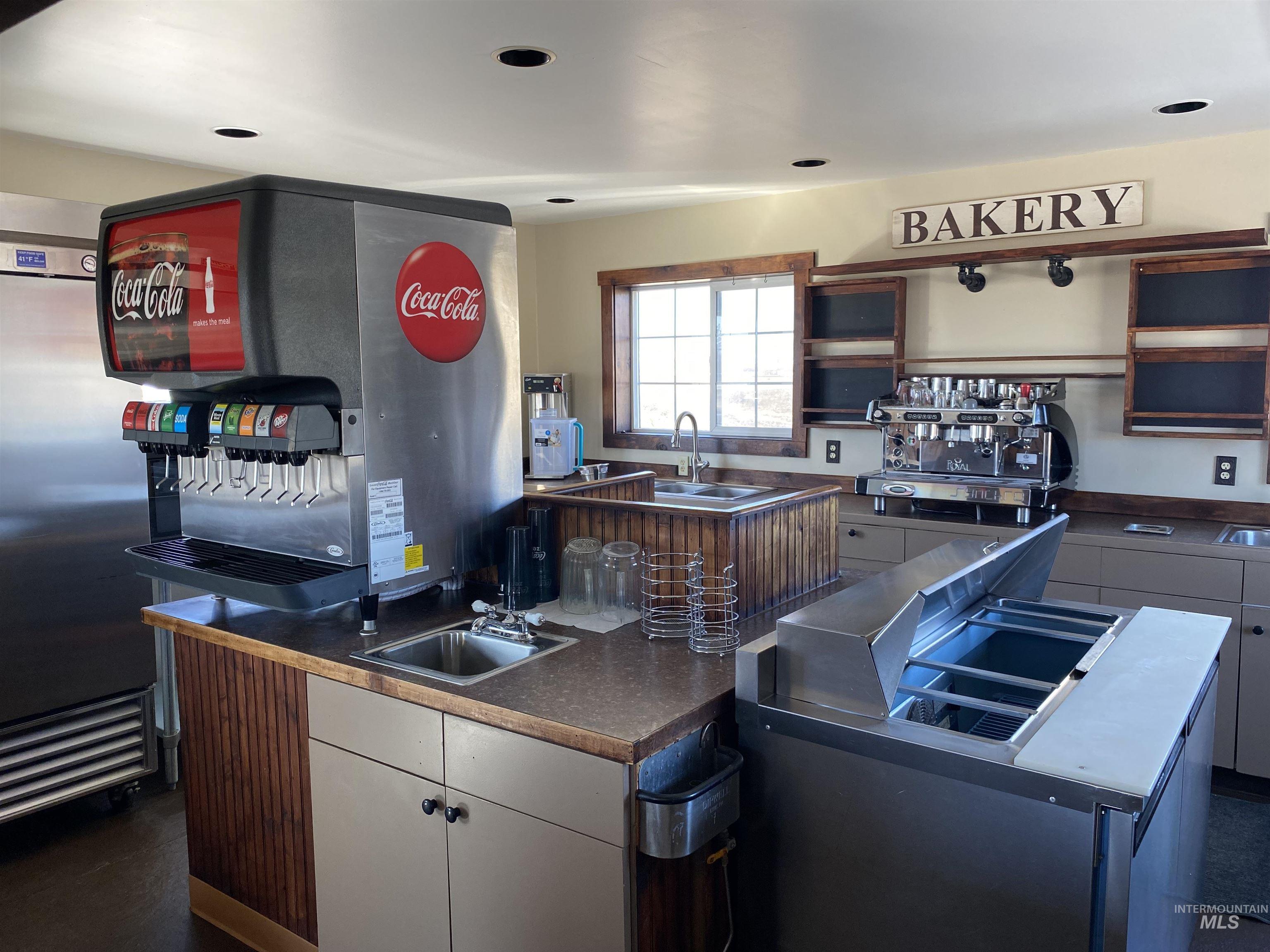 101 2nd St E, Fairfield, Idaho 83327, Business/Commercial For Sale, Price $399,000,MLS 98971367