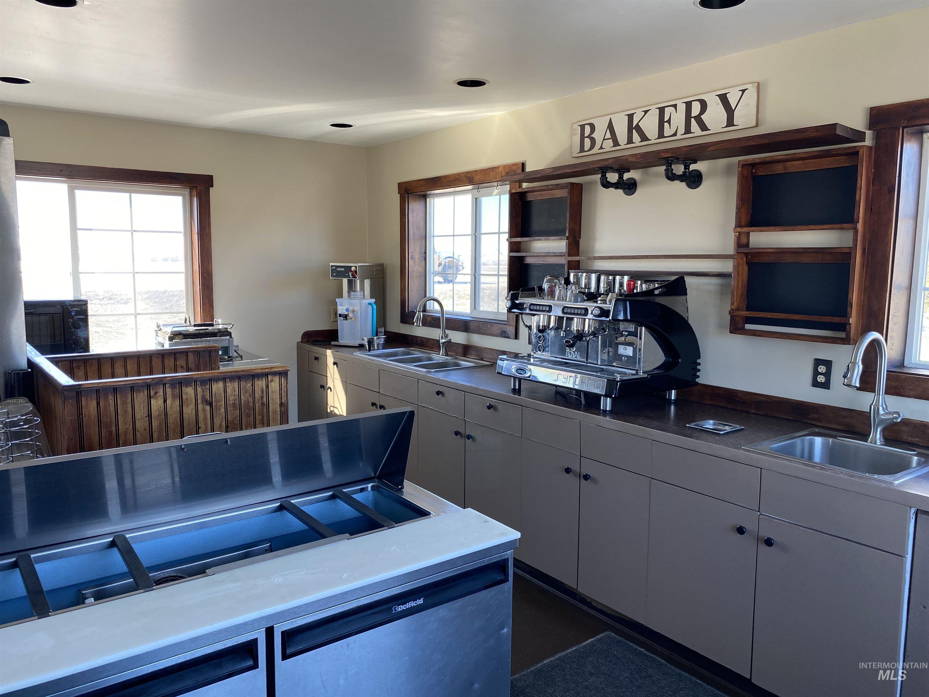 101 2nd St E, Fairfield, Idaho 83327, Business/Commercial For Sale, Price $399,000,MLS 98971367