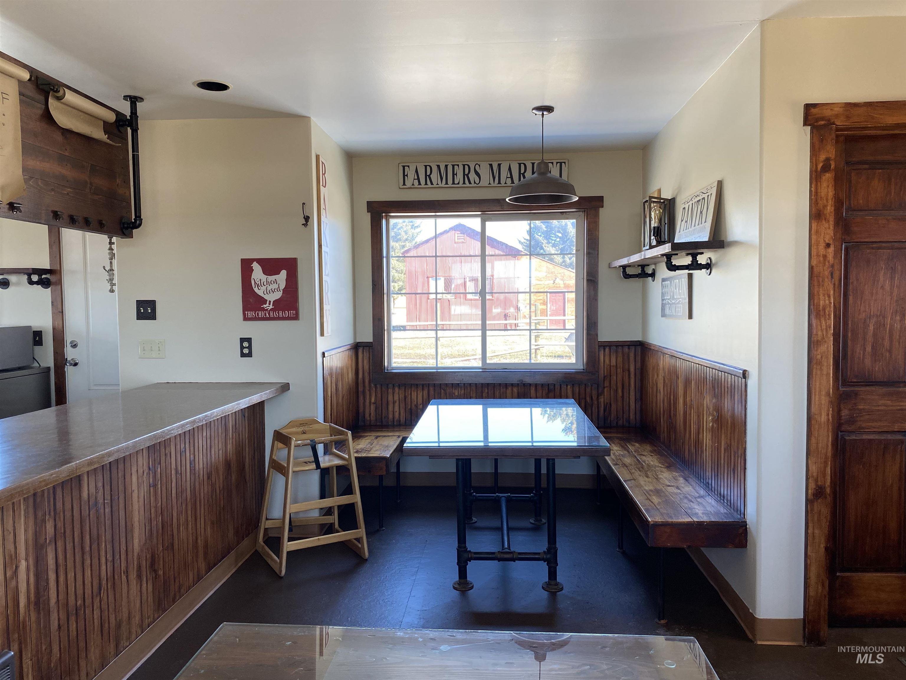 101 2nd St E, Fairfield, Idaho 83327, Business/Commercial For Sale, Price $399,000,MLS 98971367