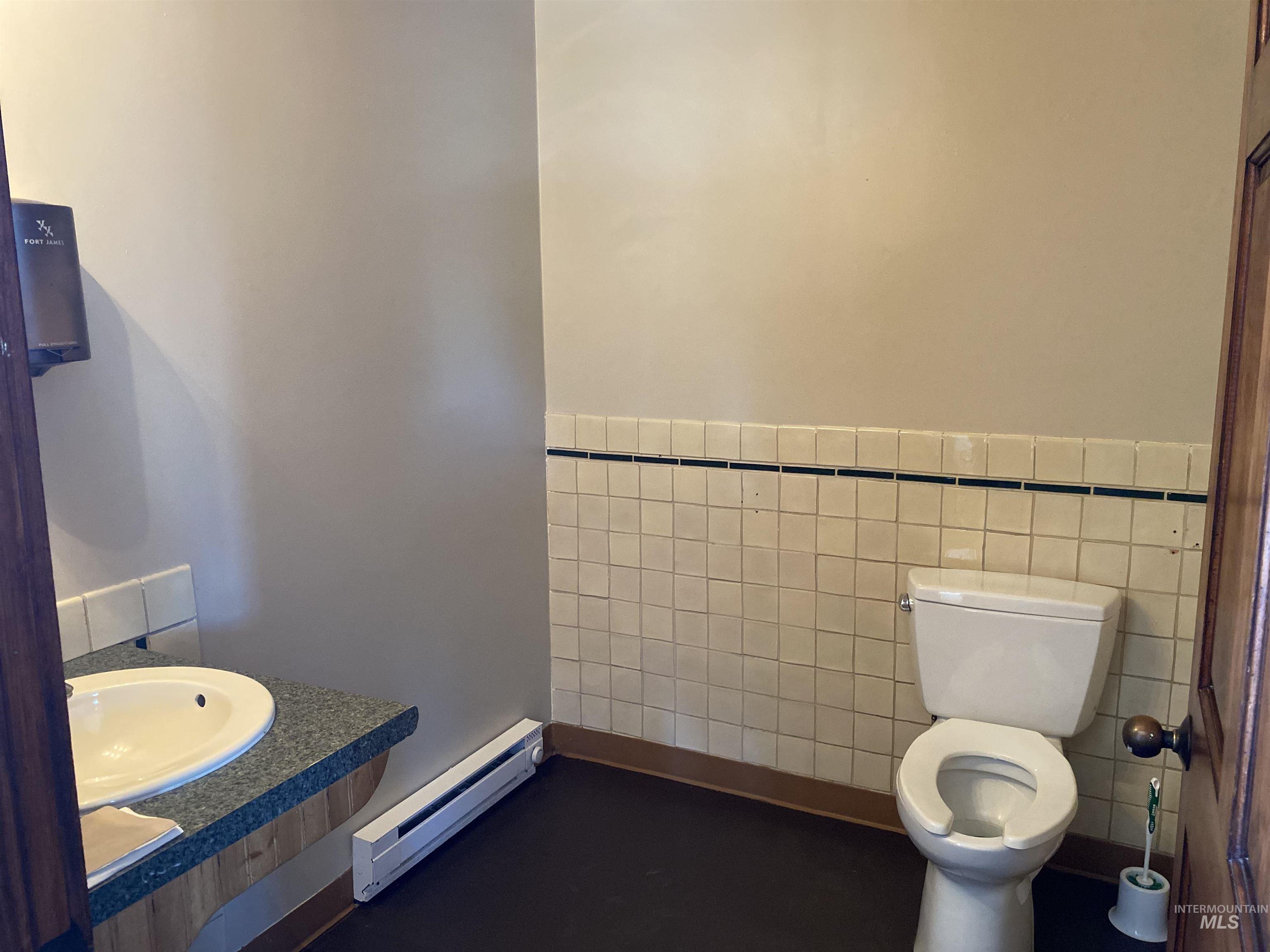 101 2nd St E, Fairfield, Idaho 83327, Business/Commercial For Sale, Price $399,000,MLS 98971367