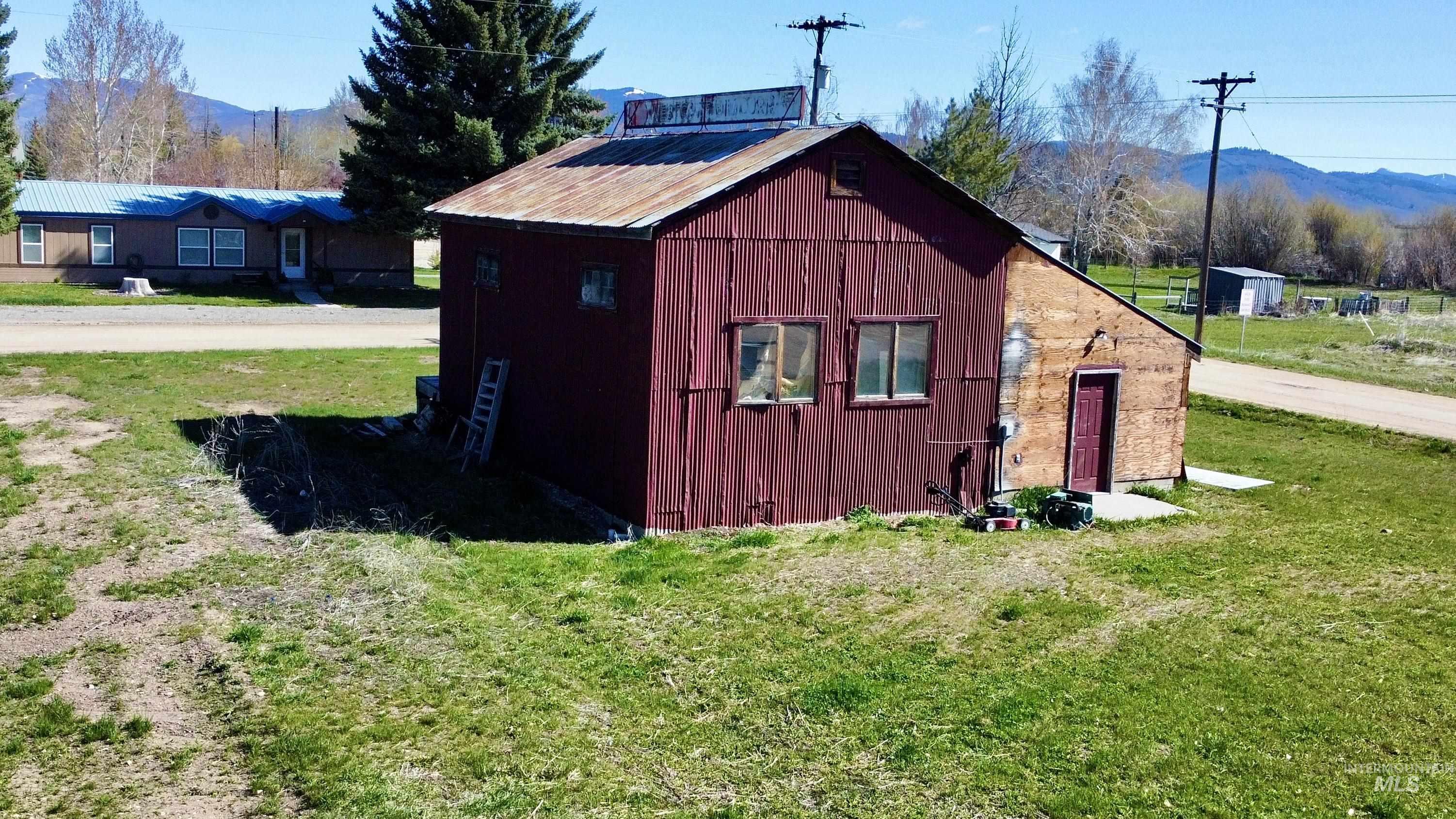 101 2nd St E, Fairfield, Idaho 83327, Business/Commercial For Sale, Price $399,000,MLS 98971367