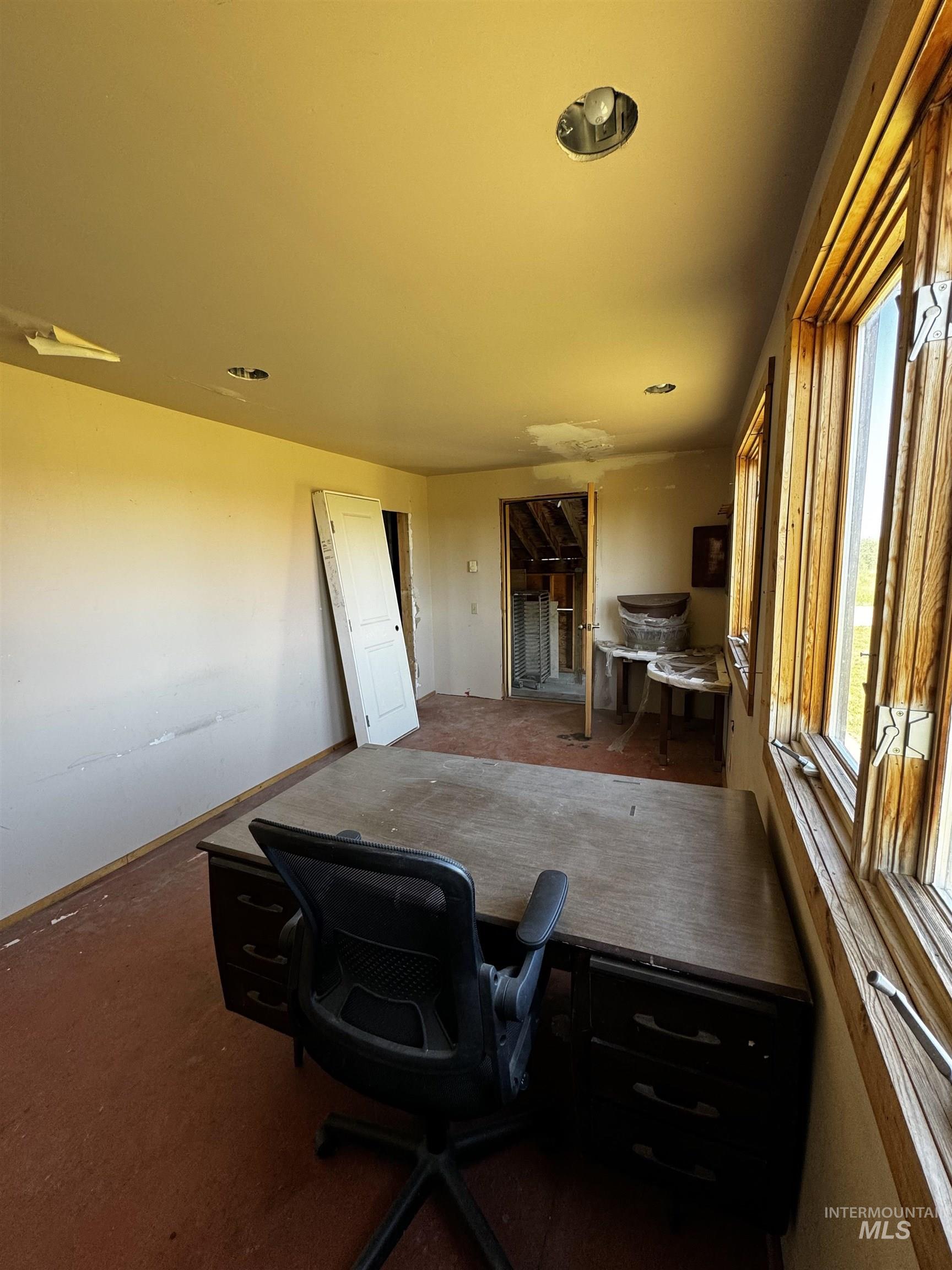 101 2nd St E, Fairfield, Idaho 83327, Business/Commercial For Sale, Price $399,000,MLS 98971367