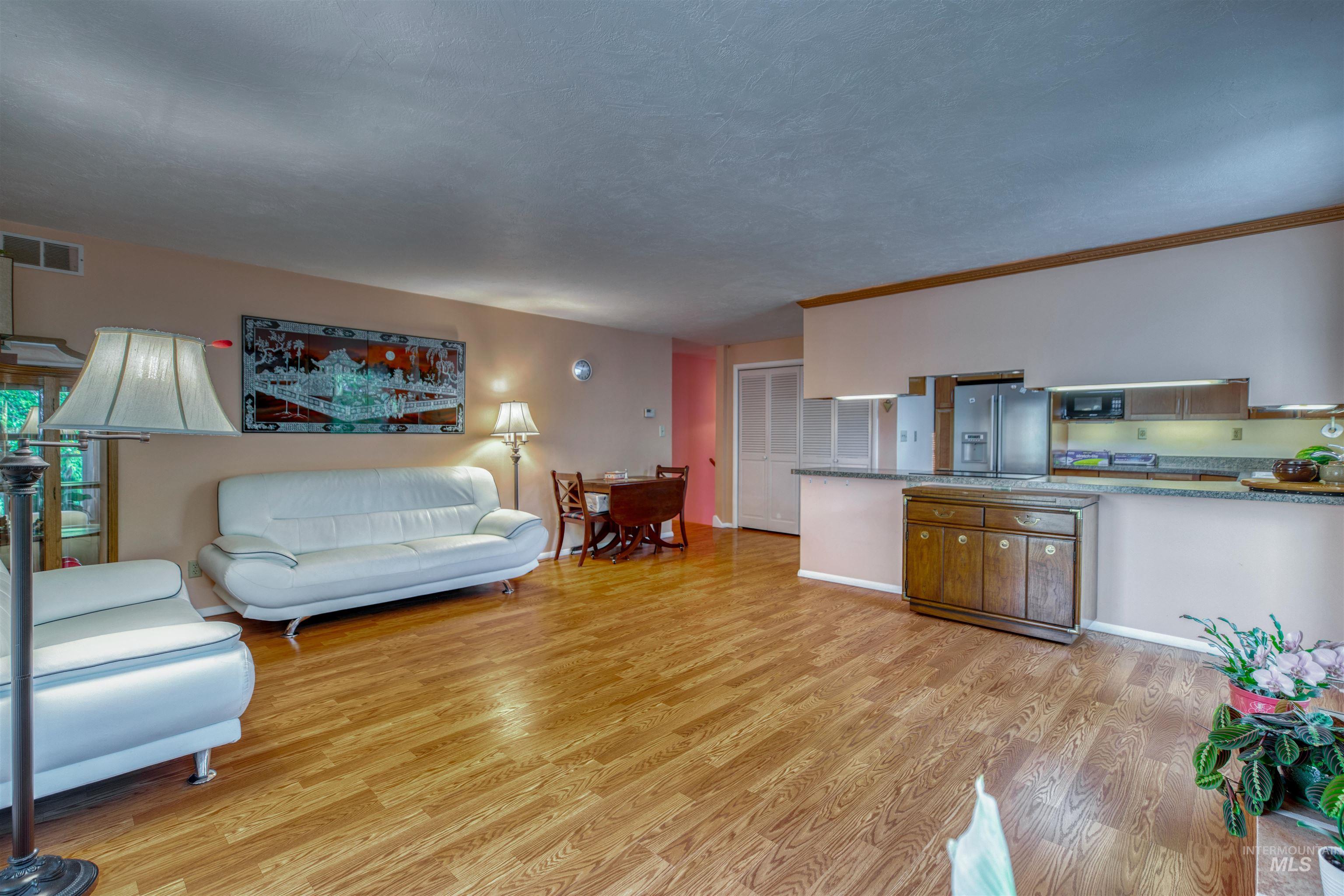 5092 N Wildrye Dr, Boise, Idaho 83703, 3 Bedrooms, 2 Bathrooms, Residential For Sale, Price $465,000,MLS 98971368