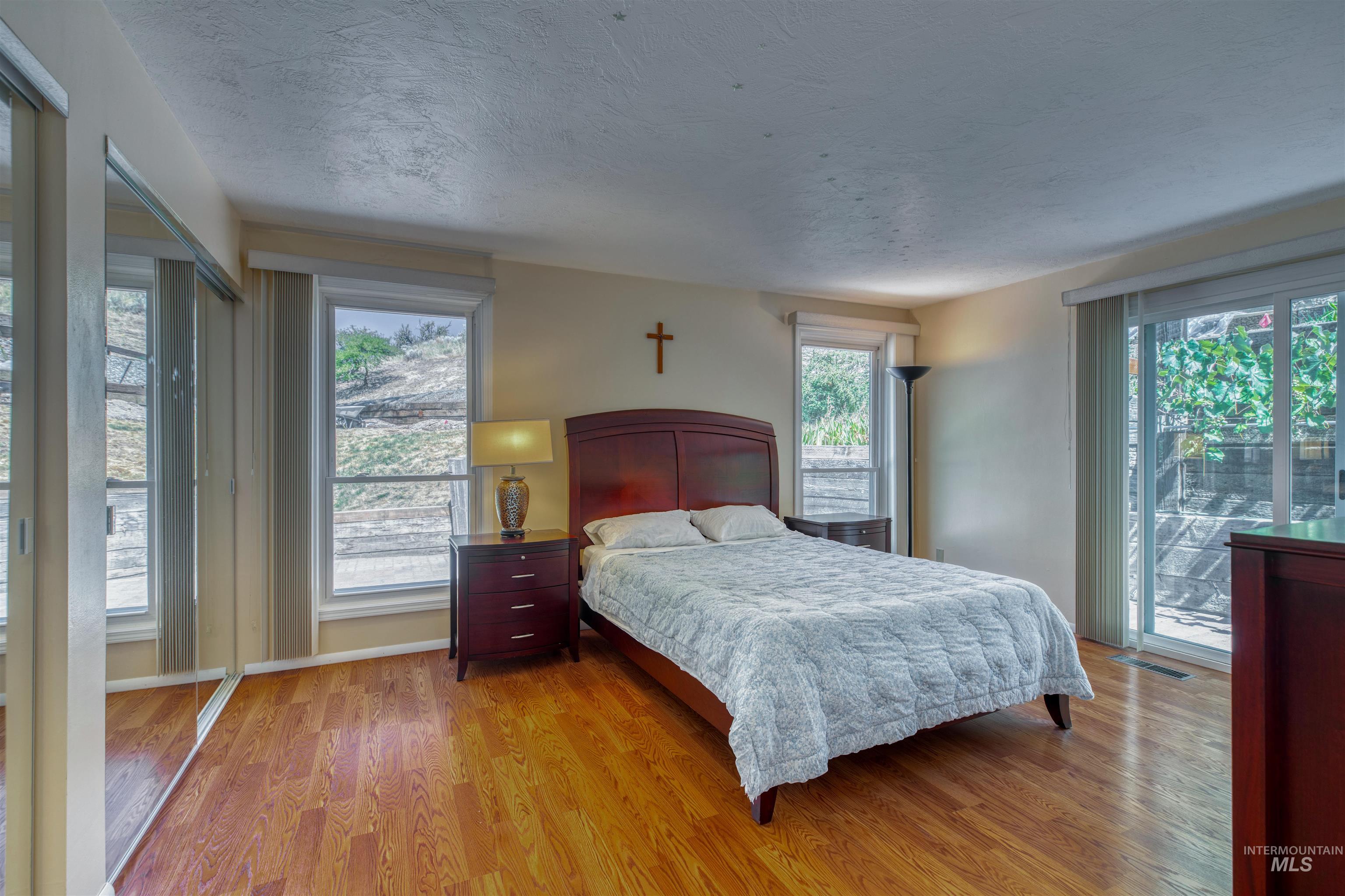 5092 N Wildrye Dr, Boise, Idaho 83703, 3 Bedrooms, 2 Bathrooms, Residential For Sale, Price $465,000,MLS 98971368