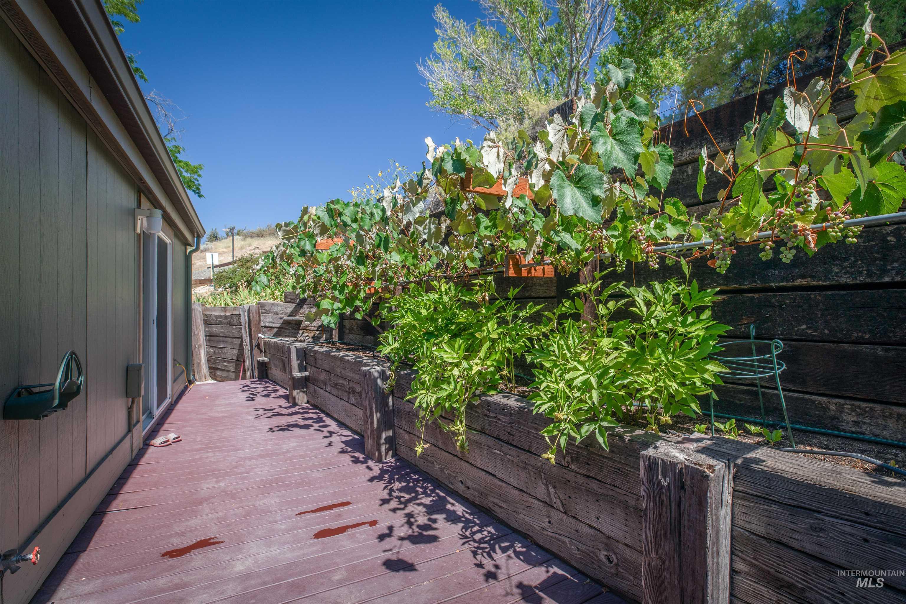 5092 N Wildrye Dr, Boise, Idaho 83703, 3 Bedrooms, 2 Bathrooms, Residential For Sale, Price $465,000,MLS 98971368