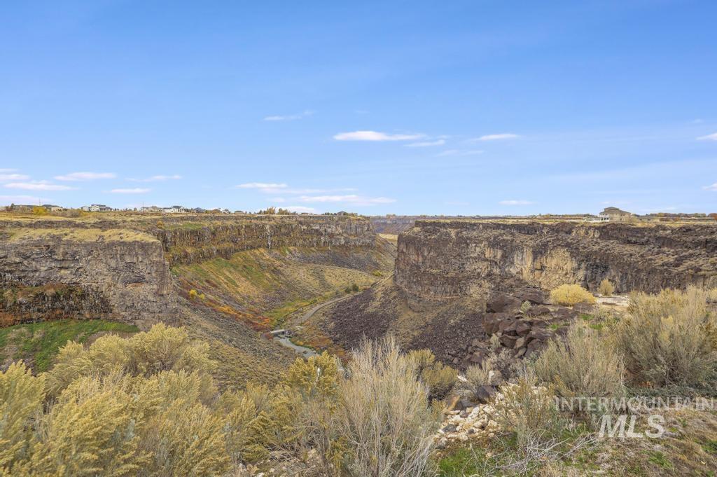 568 Mahard Dr., Twin Falls, Idaho 83301, 4 Bedrooms, 3 Bathrooms, Residential For Sale, Price $1,600,000,MLS 98971371