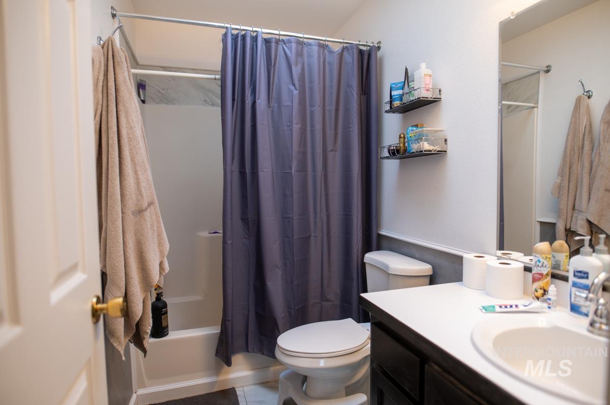 902 E Park St, Weiser, Idaho 83672, 3 Bedrooms, 2.5 Bathrooms, Residential For Sale, Price $360,000,MLS 98971373