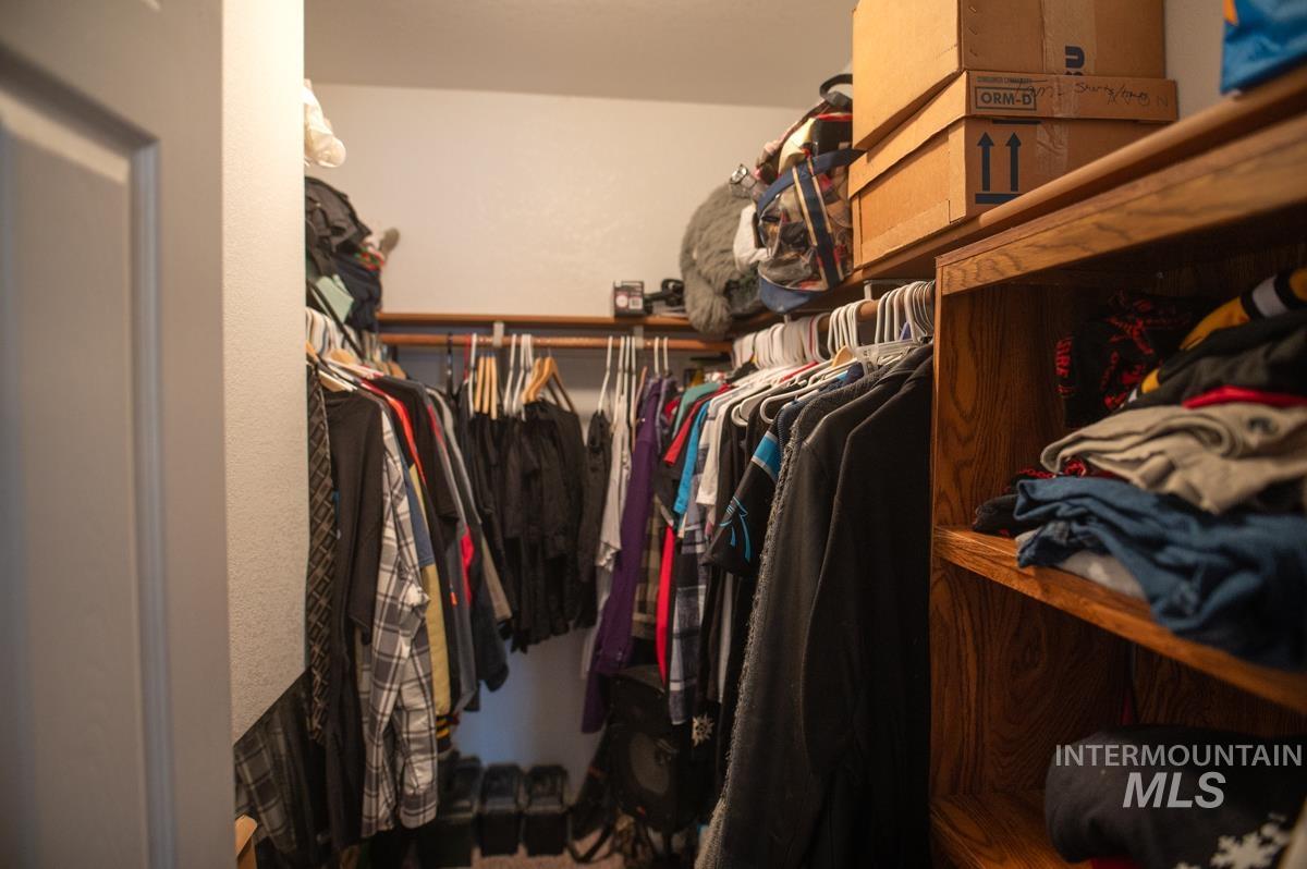 902 E Park St, Weiser, Idaho 83672, 3 Bedrooms, 2.5 Bathrooms, Residential For Sale, Price $360,000,MLS 98971373