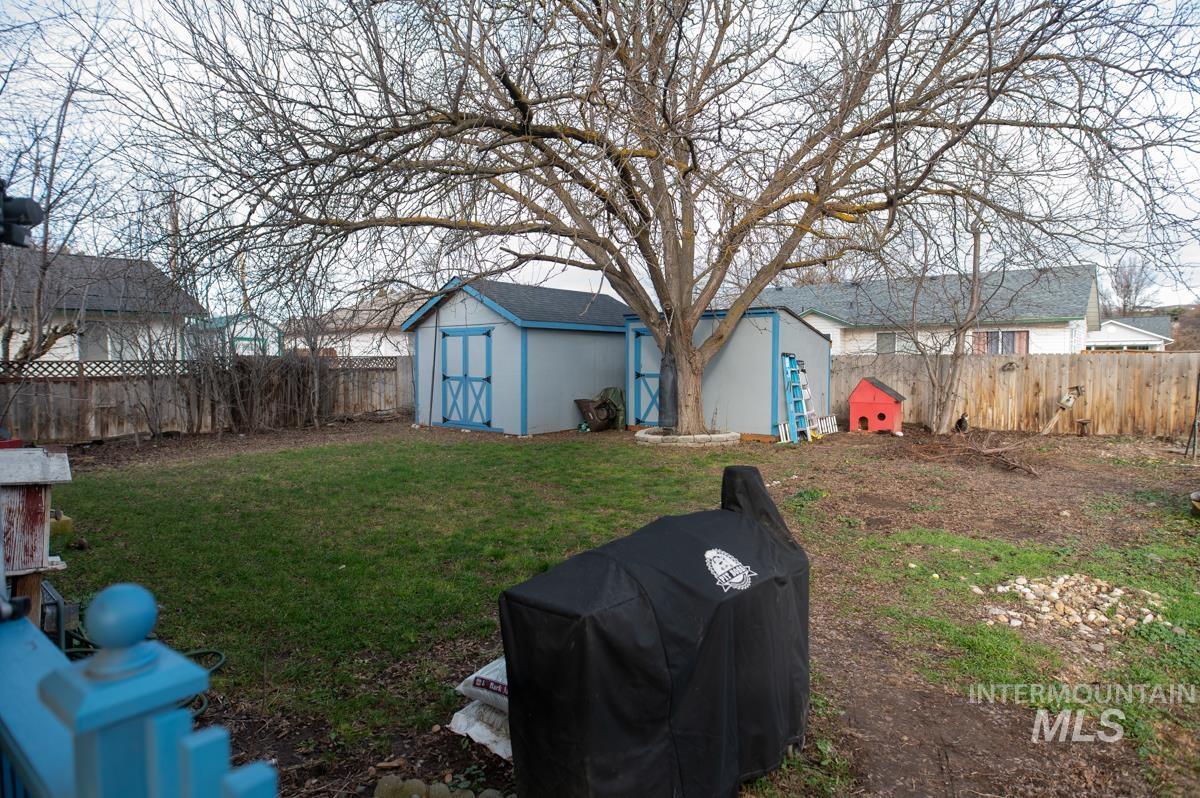 902 E Park St, Weiser, Idaho 83672, 3 Bedrooms, 2.5 Bathrooms, Residential For Sale, Price $360,000,MLS 98971373