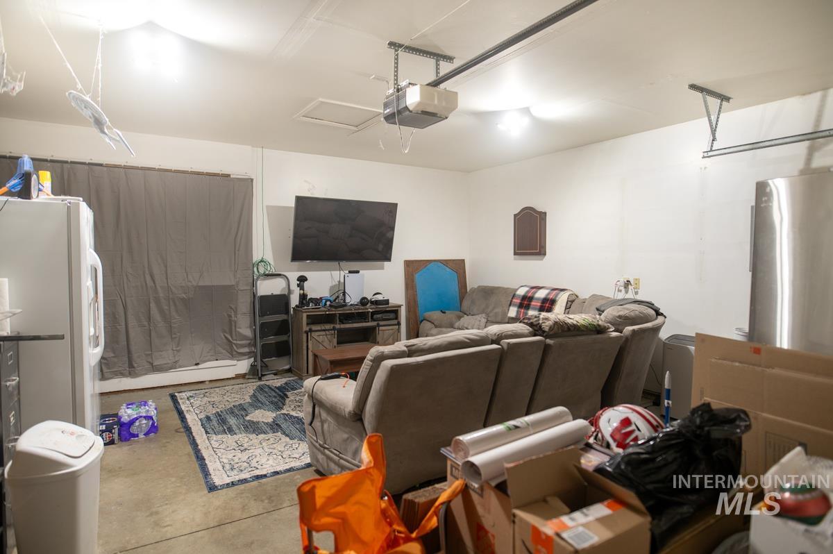 902 E Park St, Weiser, Idaho 83672, 3 Bedrooms, 2.5 Bathrooms, Residential For Sale, Price $360,000,MLS 98971373