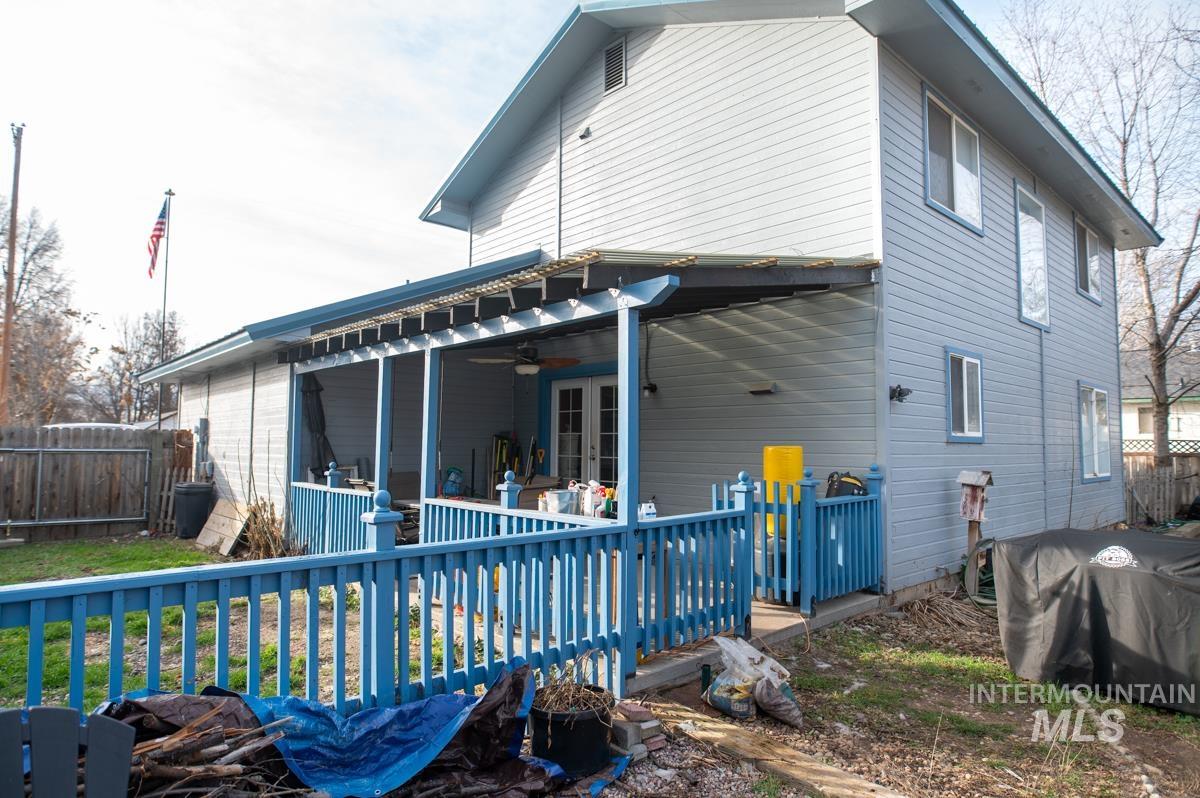 902 E Park St, Weiser, Idaho 83672, 3 Bedrooms, 2.5 Bathrooms, Residential For Sale, Price $360,000,MLS 98971373