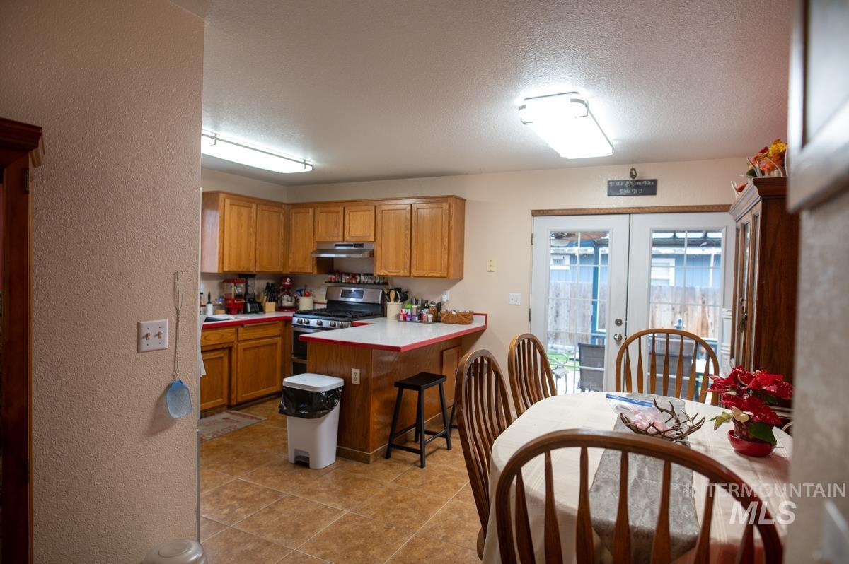 902 E Park St, Weiser, Idaho 83672, 3 Bedrooms, 2.5 Bathrooms, Residential For Sale, Price $360,000,MLS 98971373