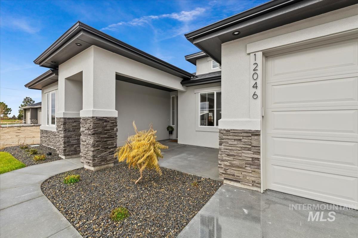 2205 E Padstow St, Kuna, Idaho 83634, 3 Bedrooms, 2.5 Bathrooms, Residential For Sale, Price $719,880,MLS 98971374