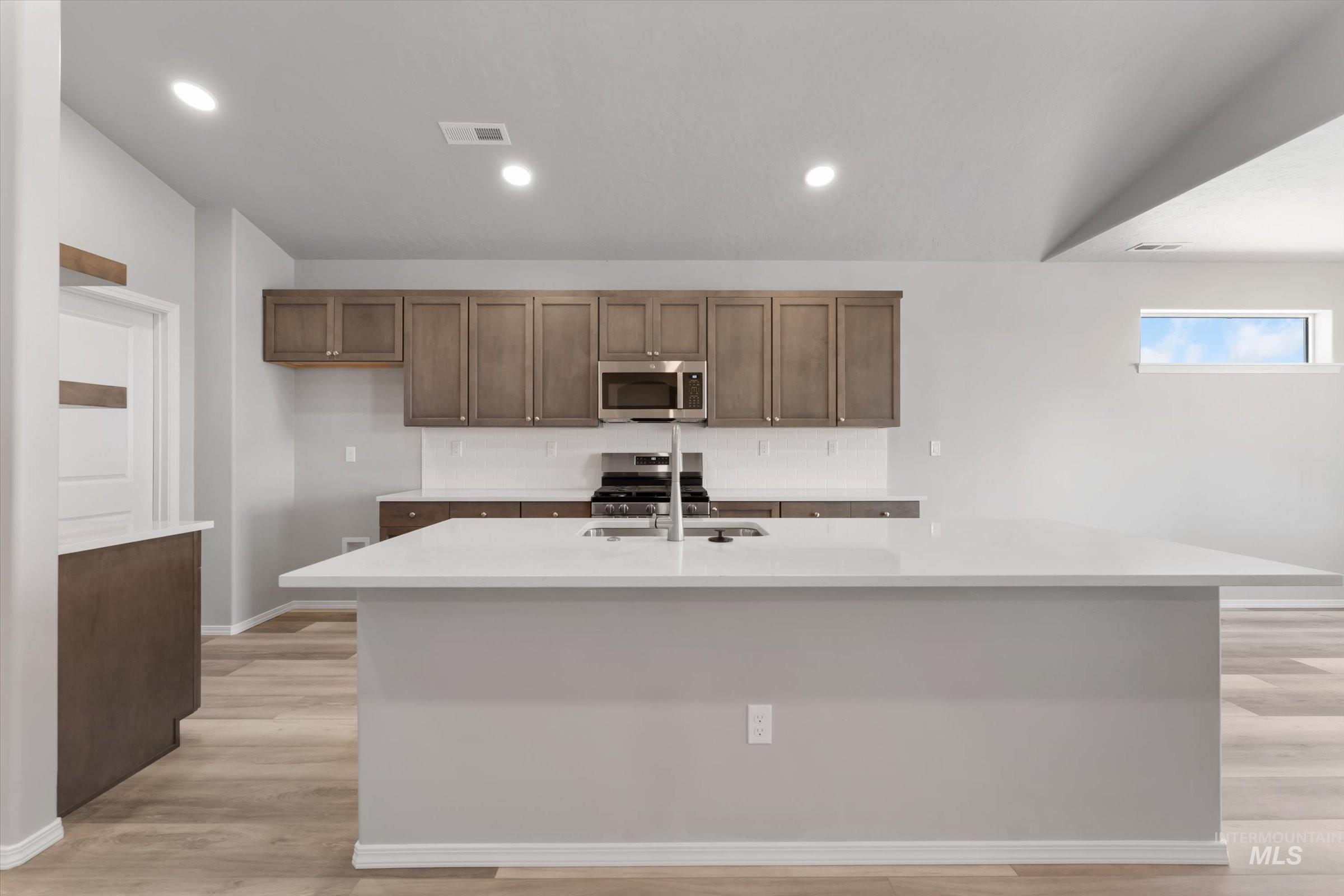 17761 N Onaway Ave., Nampa, Idaho 83687, 4 Bedrooms, 2 Bathrooms, Residential For Sale, Price $424,990,MLS 98971377