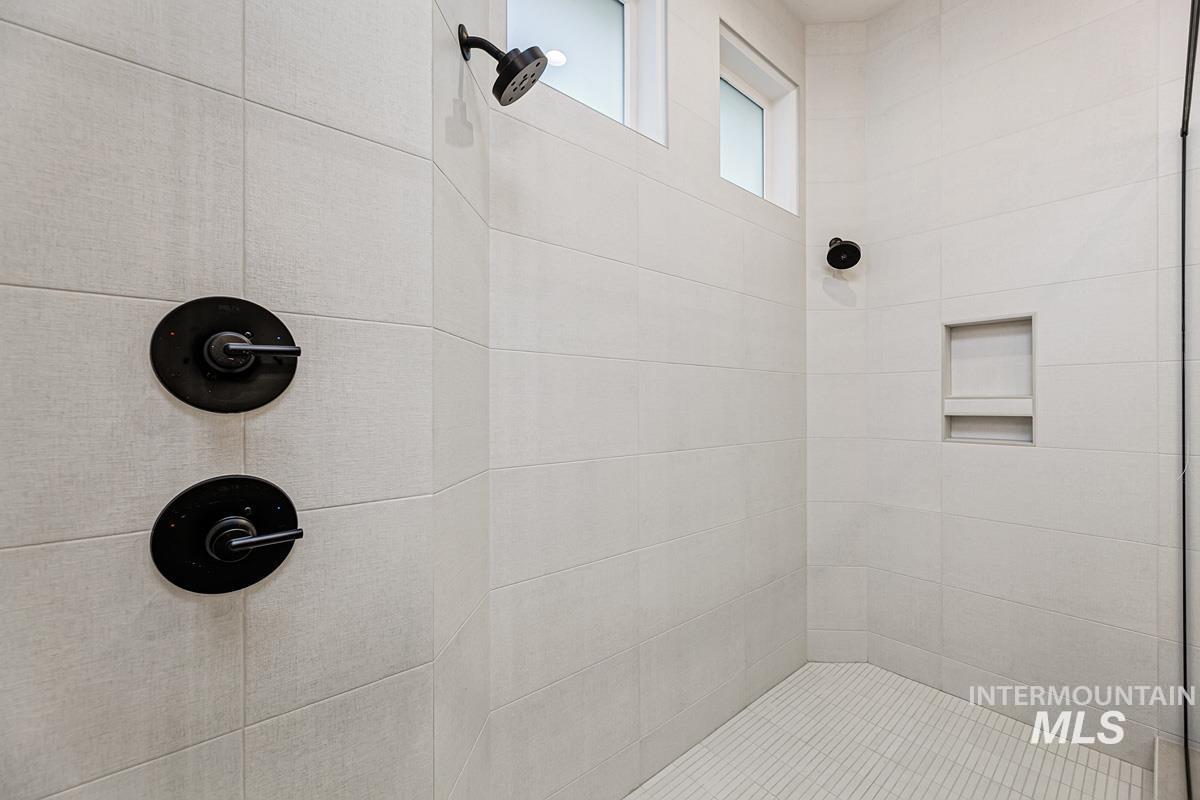 7008 Saddle Bred Way, Star, Idaho 83669, 4 Bedrooms, 3.5 Bathrooms, Residential For Sale, Price $1,149,000,MLS 98971378