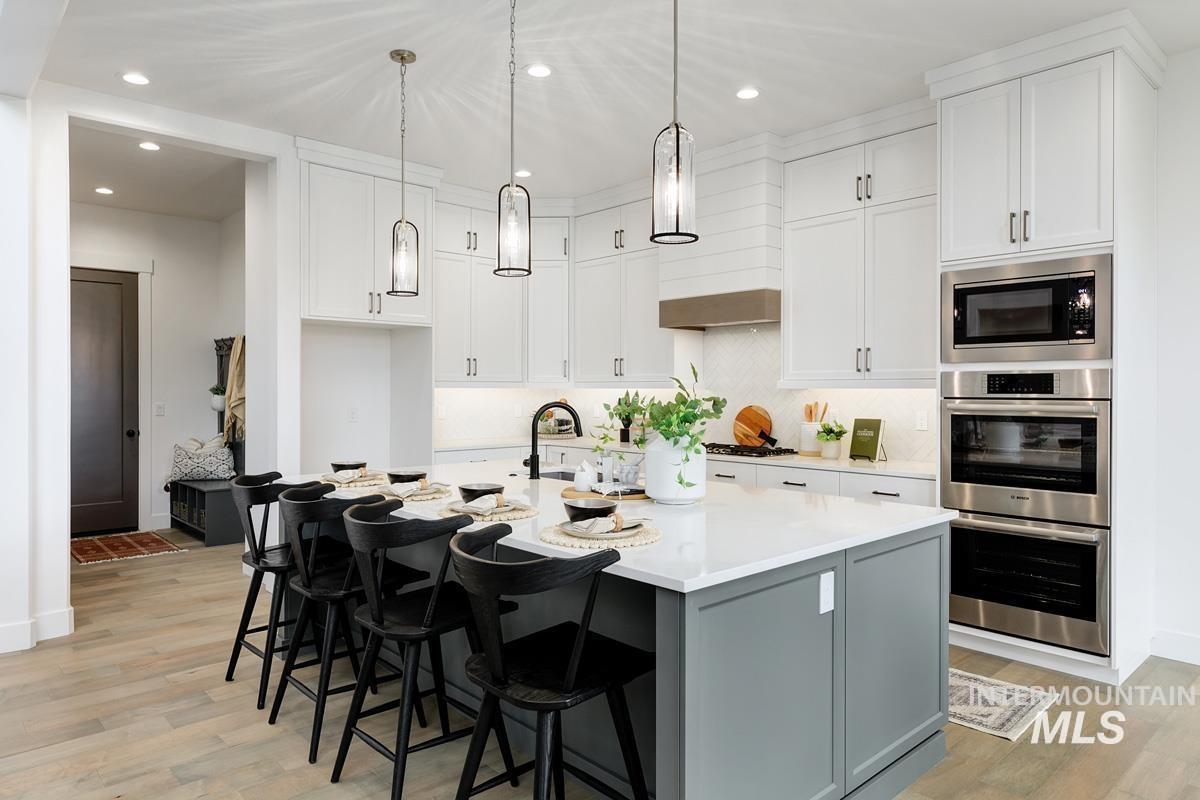 7008 Saddle Bred Way, Star, Idaho 83669, 4 Bedrooms, 3.5 Bathrooms, Residential For Sale, Price $1,149,000,MLS 98971378