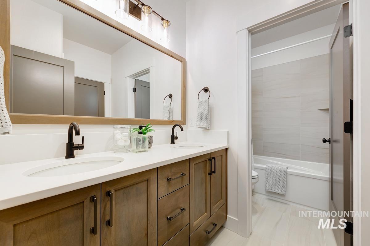 7008 Saddle Bred Way, Star, Idaho 83669, 4 Bedrooms, 3.5 Bathrooms, Residential For Sale, Price $1,149,000,MLS 98971378