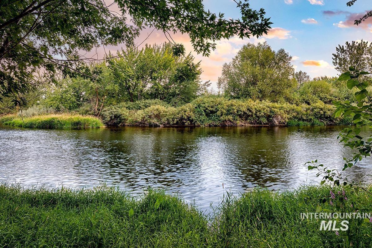 7008 Saddle Bred Way, Star, Idaho 83669, 4 Bedrooms, 3.5 Bathrooms, Residential For Sale, Price $1,149,000,MLS 98971378