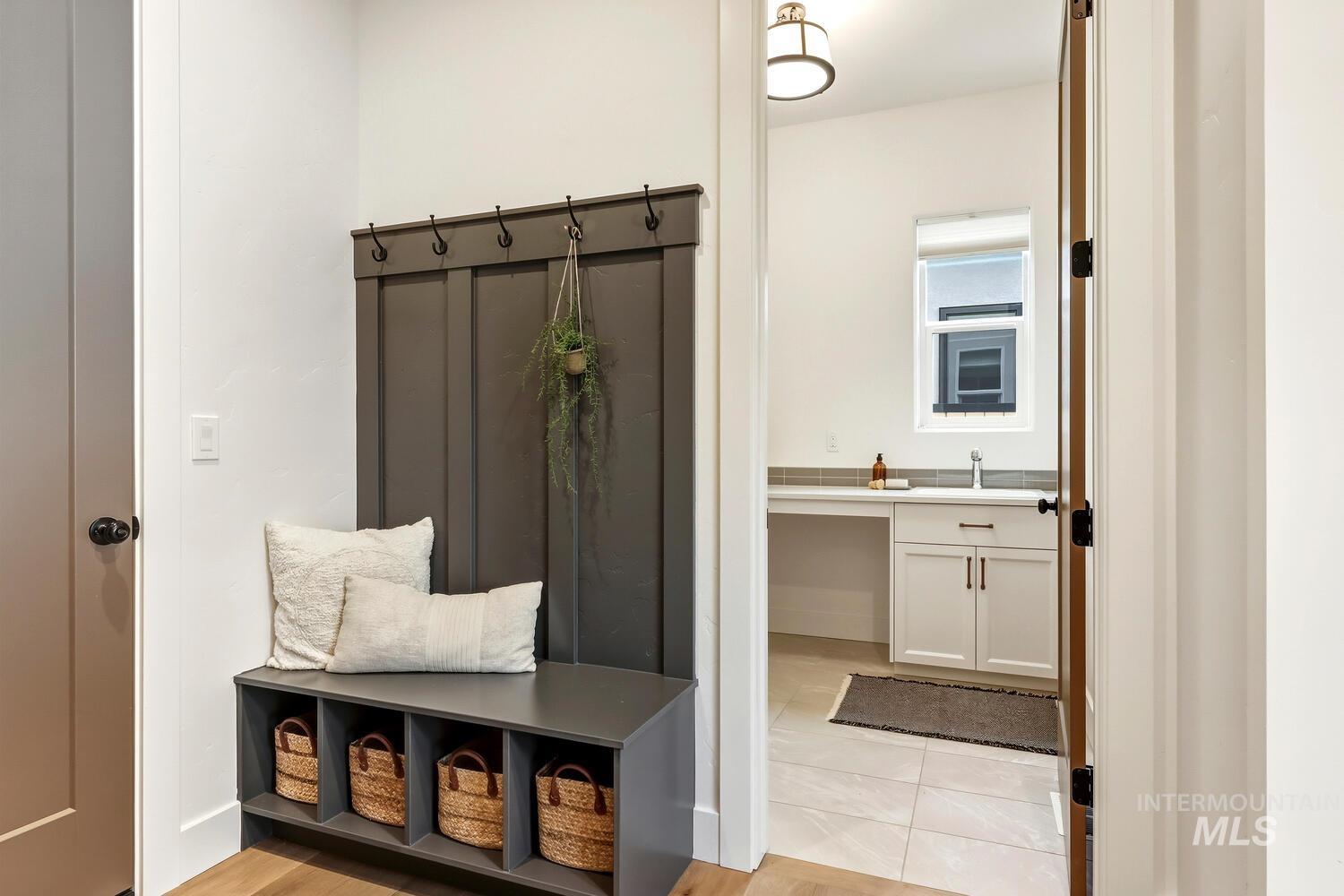 7008 Saddle Bred Way, Star, Idaho 83669, 4 Bedrooms, 3.5 Bathrooms, Residential For Sale, Price $1,149,000,MLS 98971378