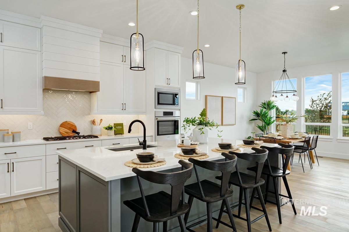 7008 Saddle Bred Way, Star, Idaho 83669, 4 Bedrooms, 3.5 Bathrooms, Residential For Sale, Price $1,149,000,MLS 98971378