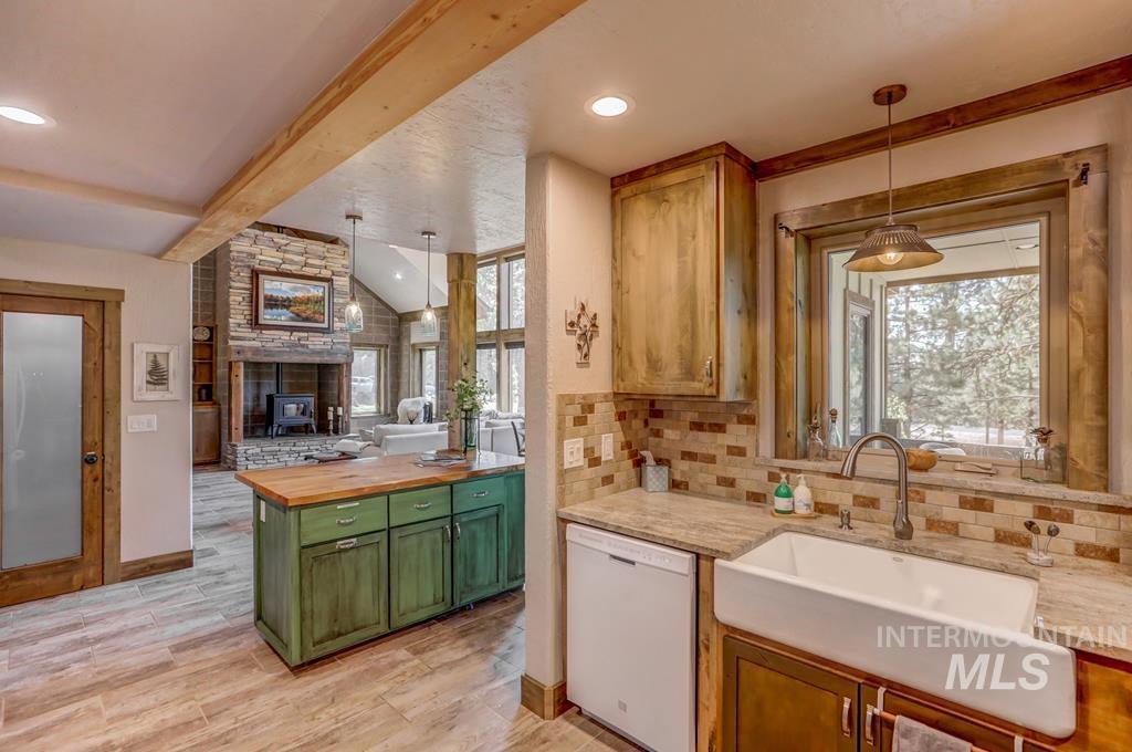 212 RioVista, McCall, Idaho 83638, 5 Bedrooms, 4 Bathrooms, Residential For Sale, Price $1,669,000,MLS 98971379