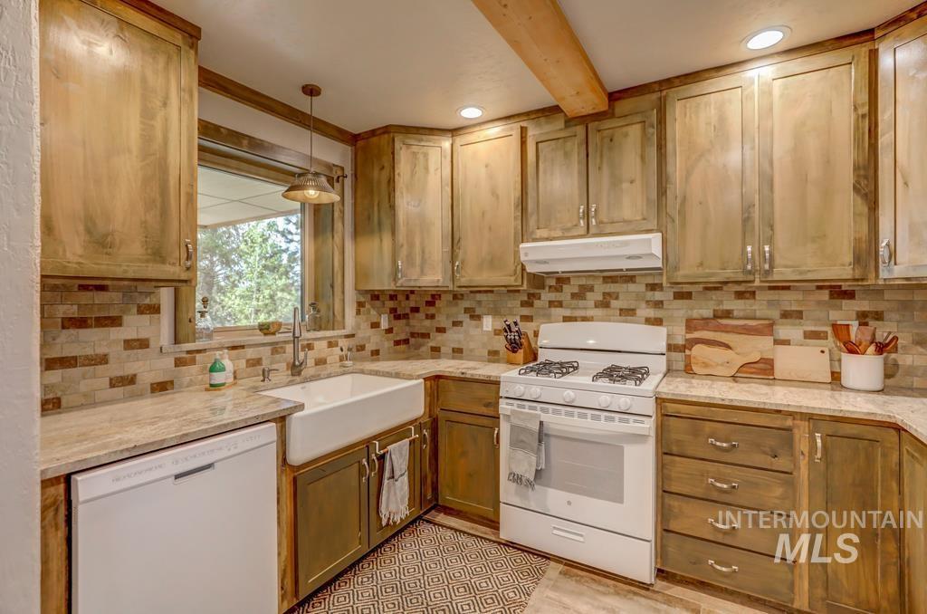 212 RioVista, McCall, Idaho 83638, 5 Bedrooms, 4 Bathrooms, Residential For Sale, Price $1,669,000,MLS 98971379