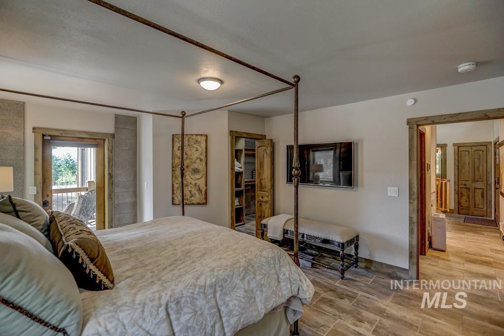 212 RioVista, McCall, Idaho 83638, 5 Bedrooms, 4 Bathrooms, Residential For Sale, Price $1,669,000,MLS 98971379