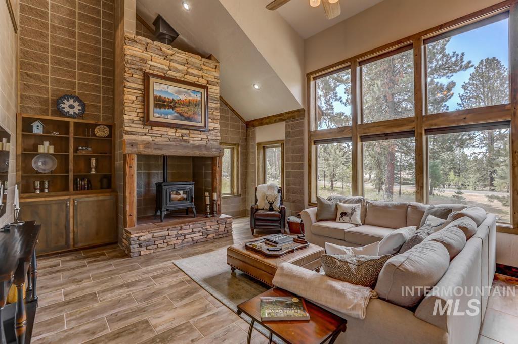 212 RioVista, McCall, Idaho 83638, 5 Bedrooms, 4 Bathrooms, Residential For Sale, Price $1,669,000,MLS 98971379