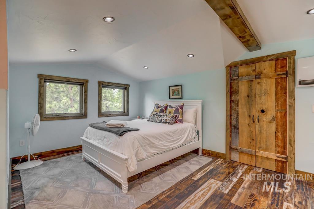 212 RioVista, McCall, Idaho 83638, 5 Bedrooms, 4 Bathrooms, Residential For Sale, Price $1,669,000,MLS 98971379