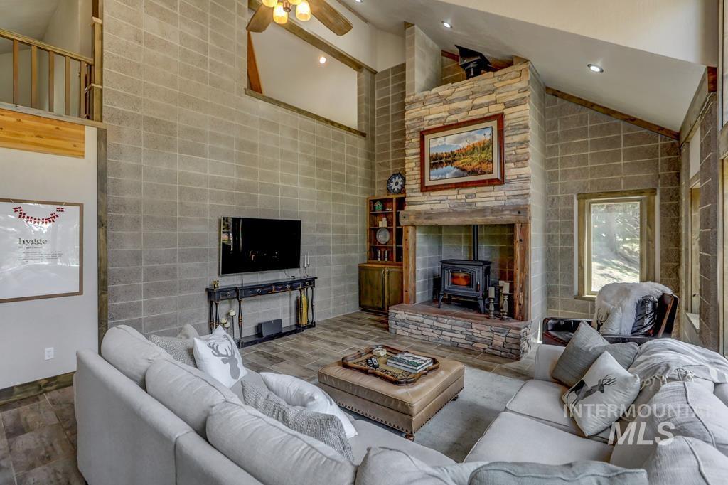 212 RioVista, McCall, Idaho 83638, 5 Bedrooms, 4 Bathrooms, Residential For Sale, Price $1,669,000,MLS 98971379