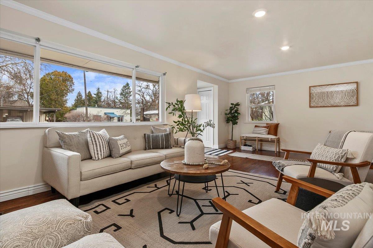 419 N Avenue E, Boise, Idaho 83712, 4 Bedrooms, 2 Bathrooms, Residential For Sale, Price $899,900,MLS 98971381