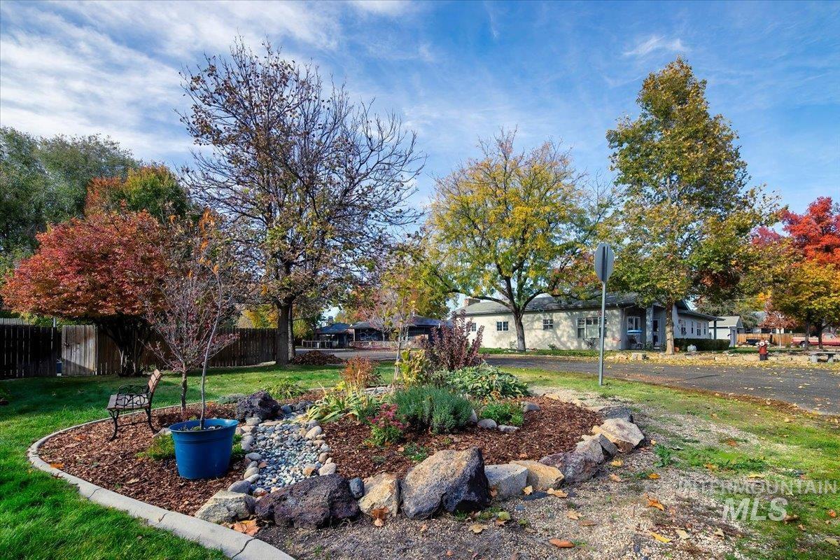 419 N Avenue E, Boise, Idaho 83712, 4 Bedrooms, 2 Bathrooms, Residential For Sale, Price $899,900,MLS 98971381