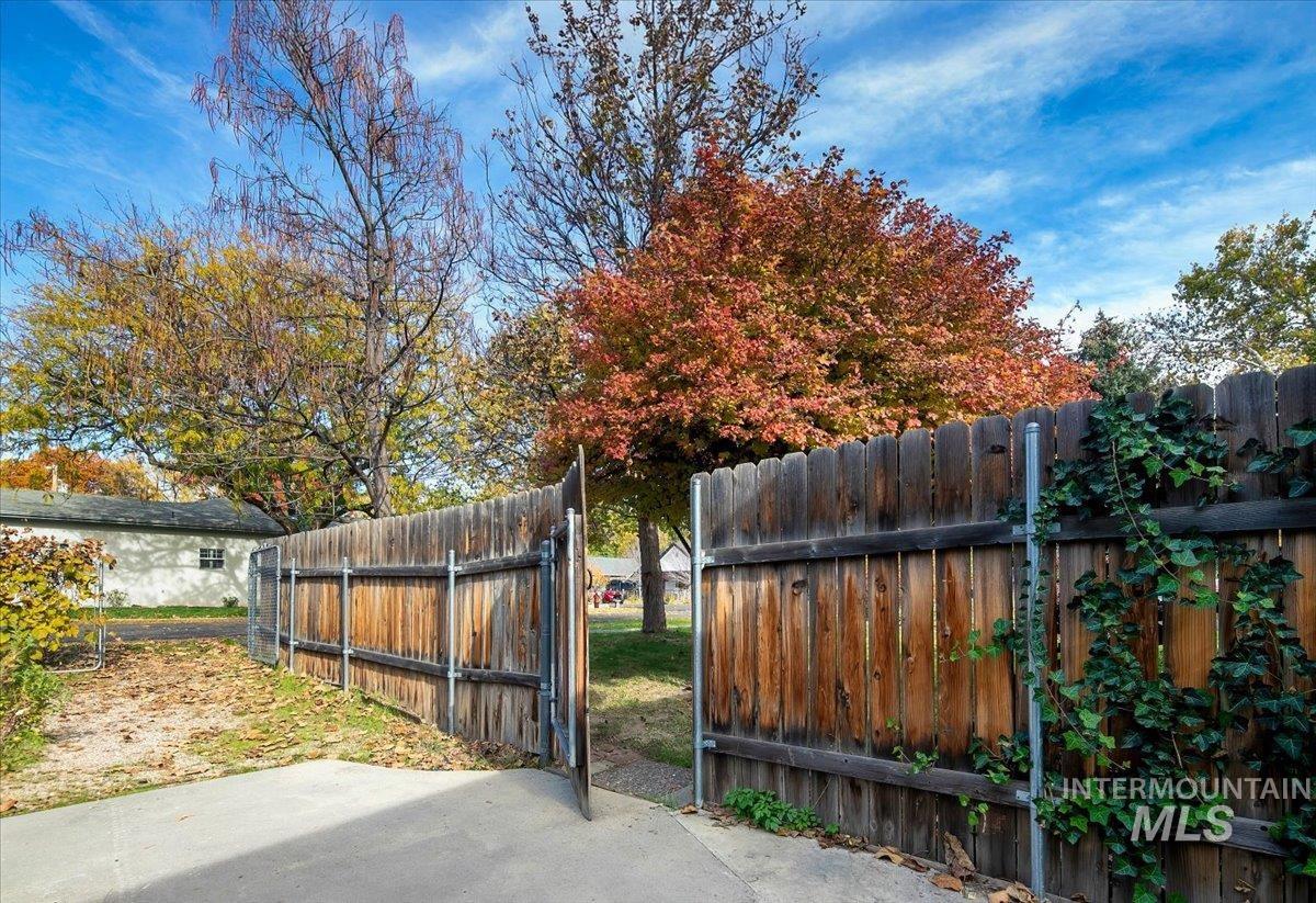 419 N Avenue E, Boise, Idaho 83712, 4 Bedrooms, 2 Bathrooms, Residential For Sale, Price $899,900,MLS 98971381