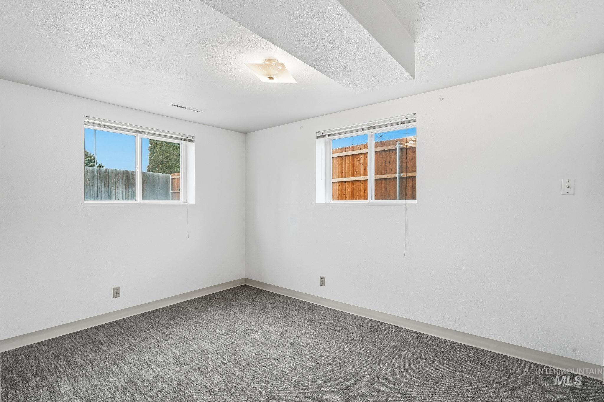 7013 W Rosewood Dr, Boise, Idaho 83709, 3 Bedrooms, 2 Bathrooms, Residential For Sale, Price $405,000,MLS 98971382