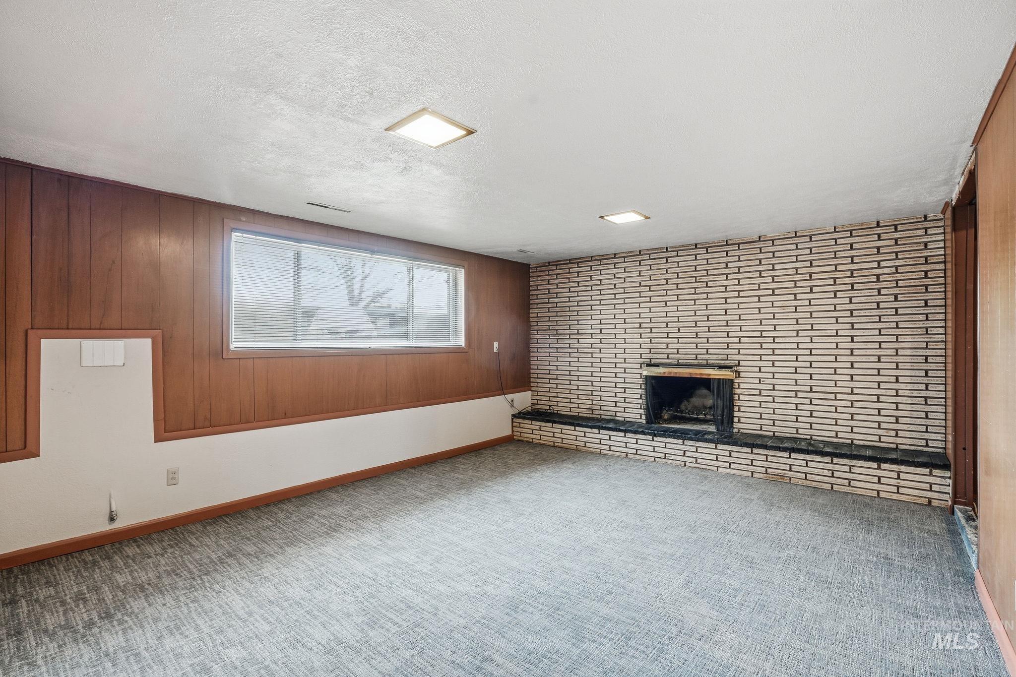 7013 W Rosewood Dr, Boise, Idaho 83709, 3 Bedrooms, 2 Bathrooms, Residential For Sale, Price $405,000,MLS 98971382