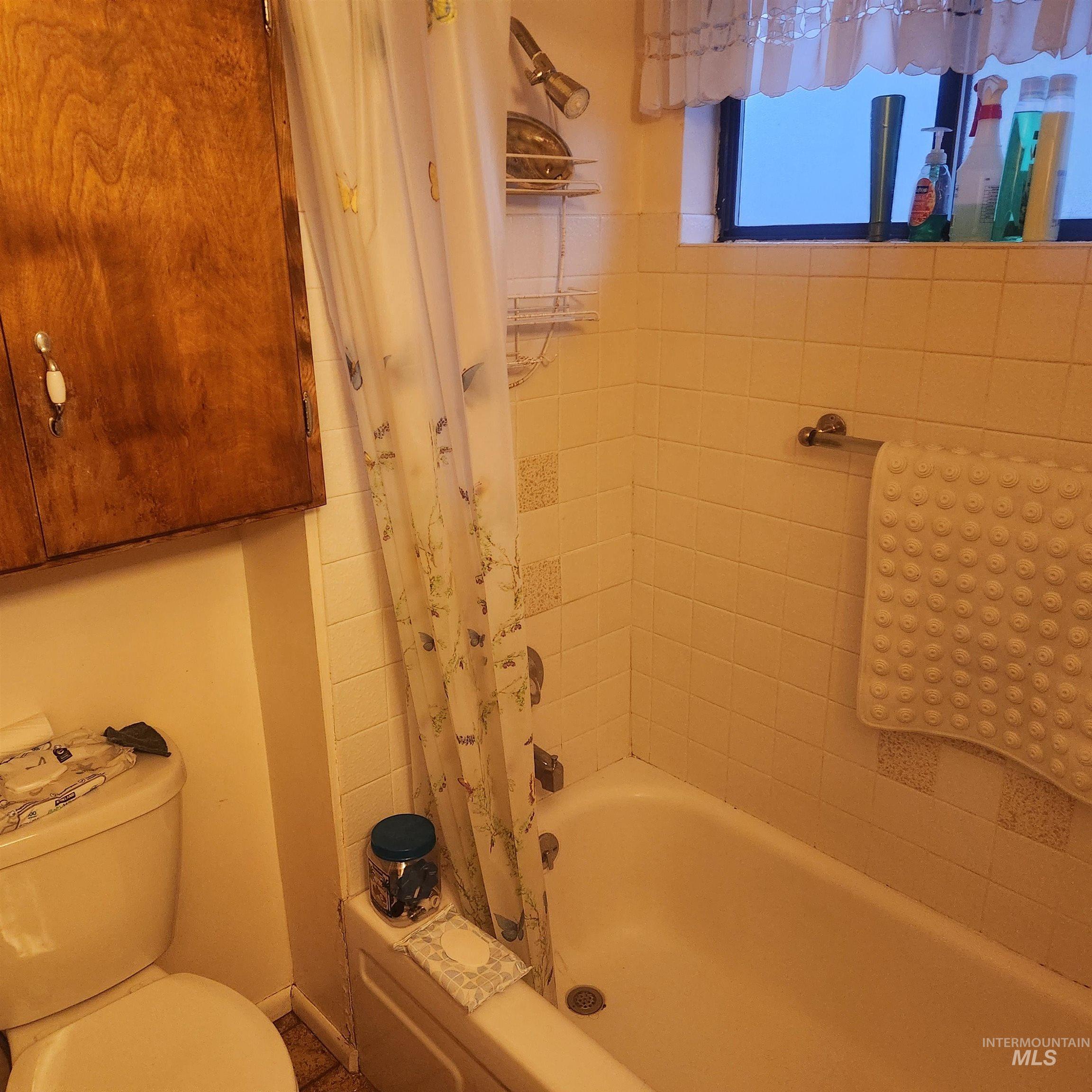 530 California St., Gooding, Idaho 83330, 2 Bedrooms, 1 Bathroom, Residential For Sale, Price $189,500,MLS 98971384