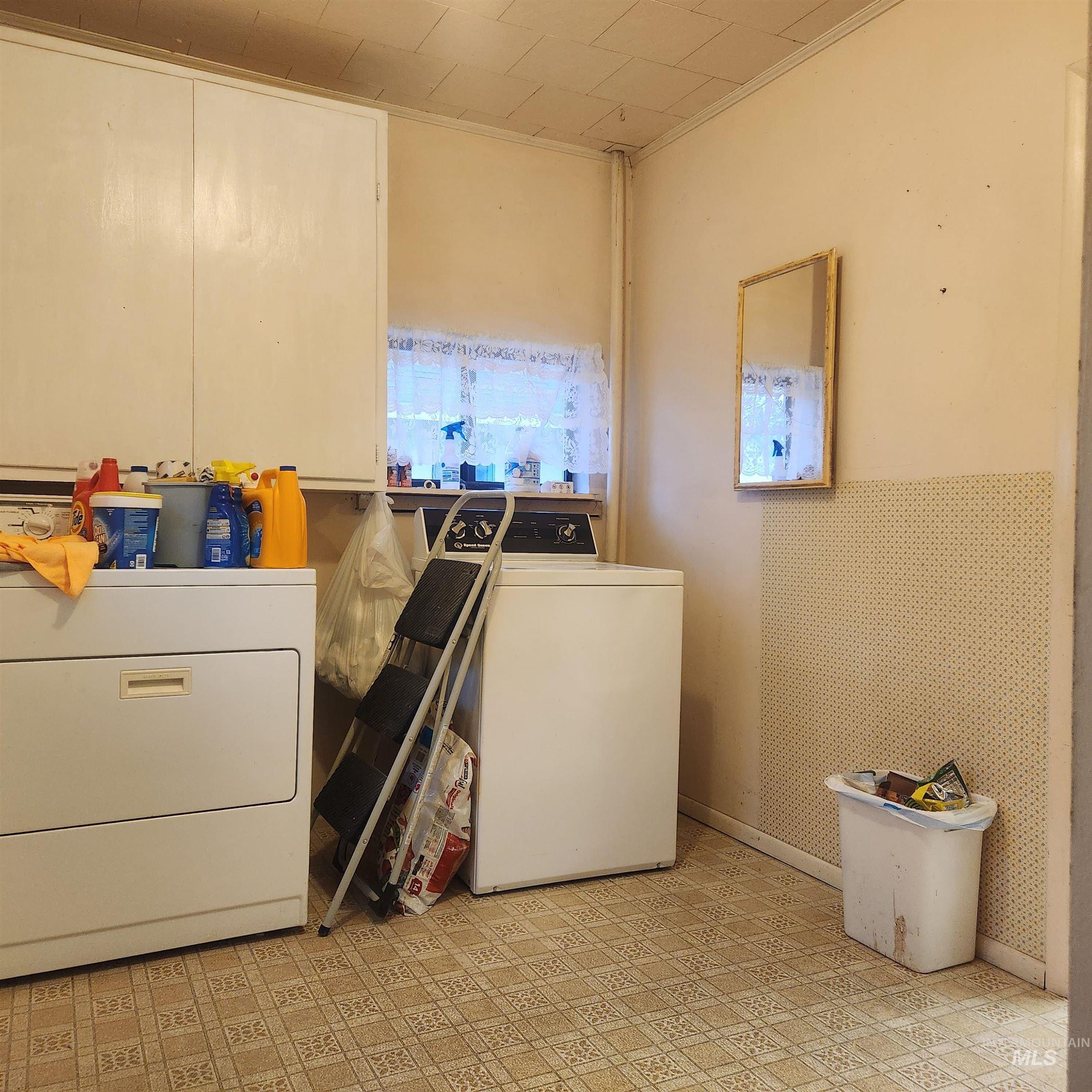 530 California St., Gooding, Idaho 83330, 2 Bedrooms, 1 Bathroom, Residential For Sale, Price $189,500,MLS 98971384